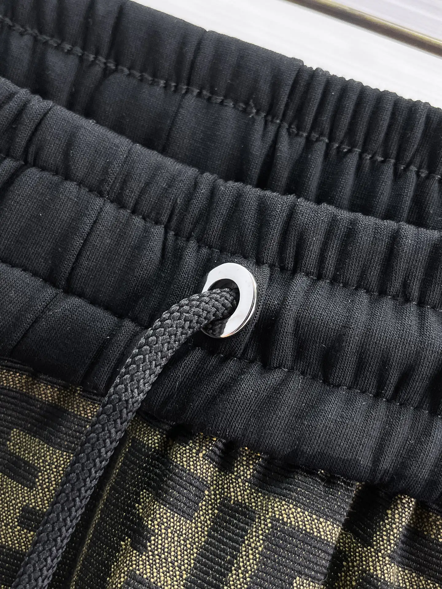 Logo-Panelled Tapered Sweatpants D28014419 — view 8