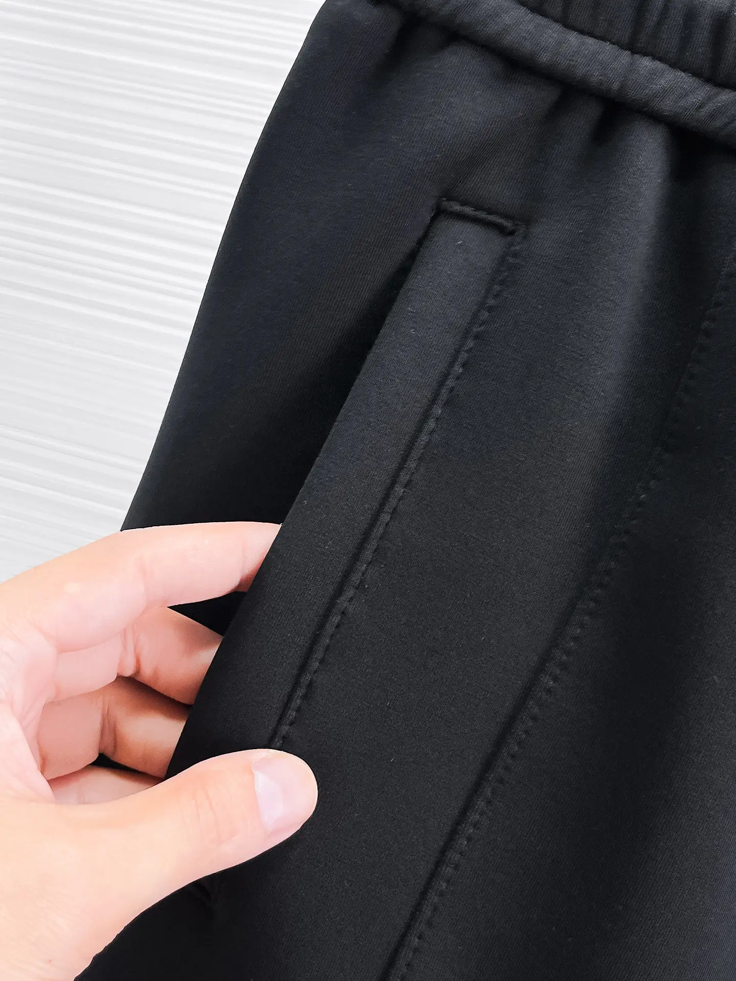 Logo-Appliqué Tapered Sweatpants D28014424 — view 6