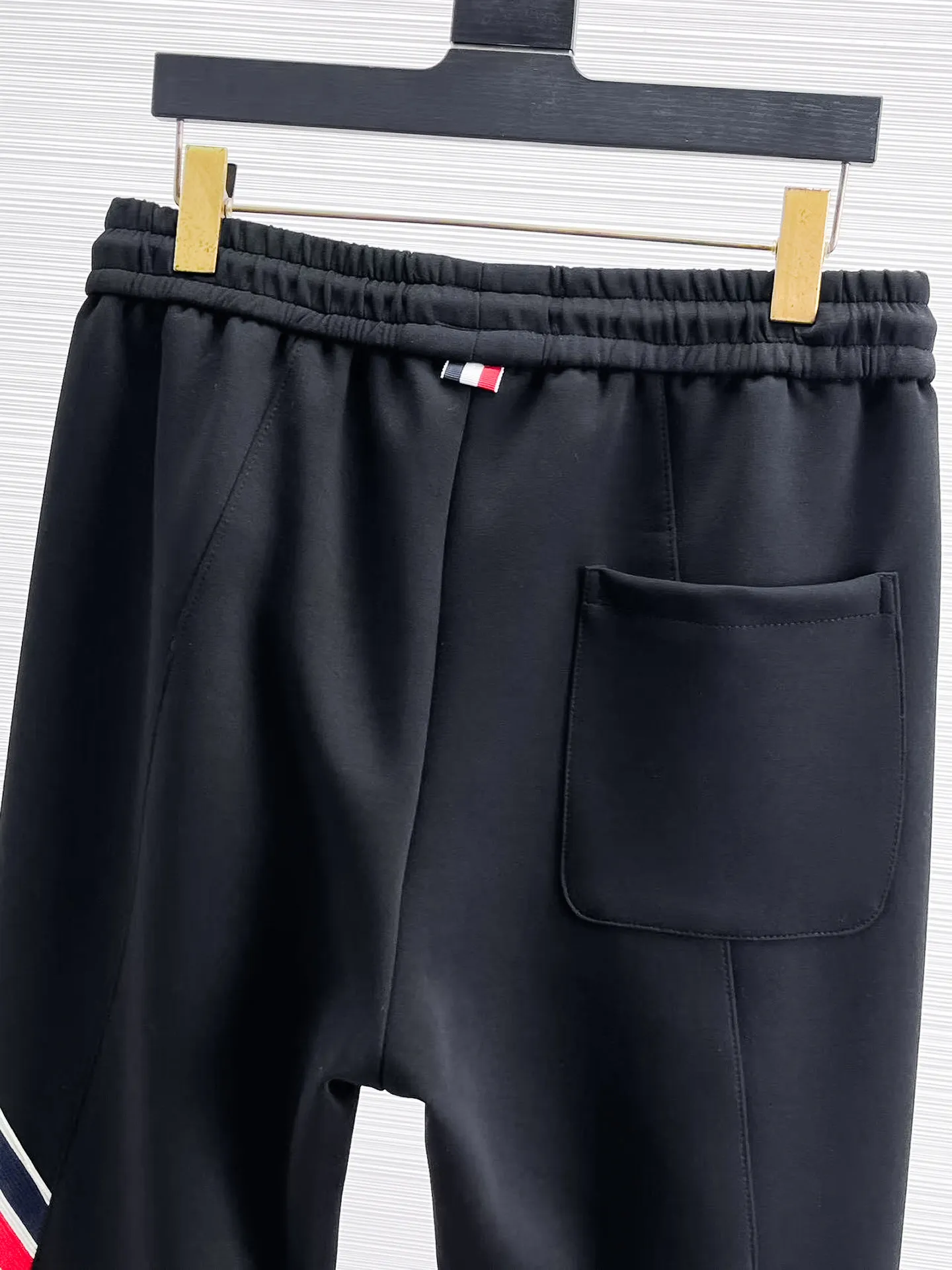 Logo-Appliqué Tapered Sweatpants D28014424 — view 8