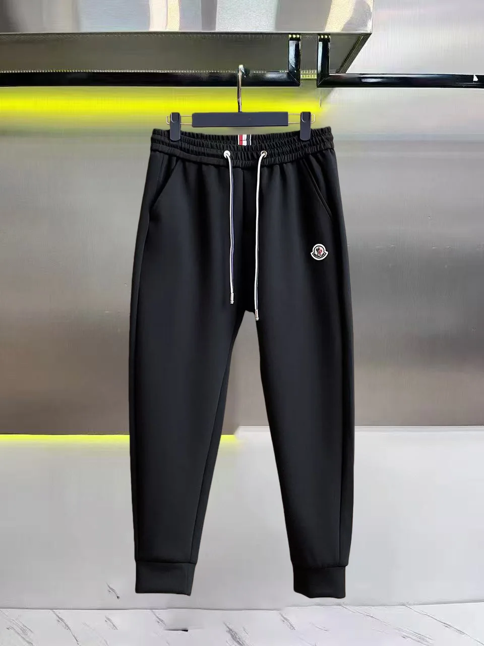 Logo-Patch Tapered Sweatpants D28014409