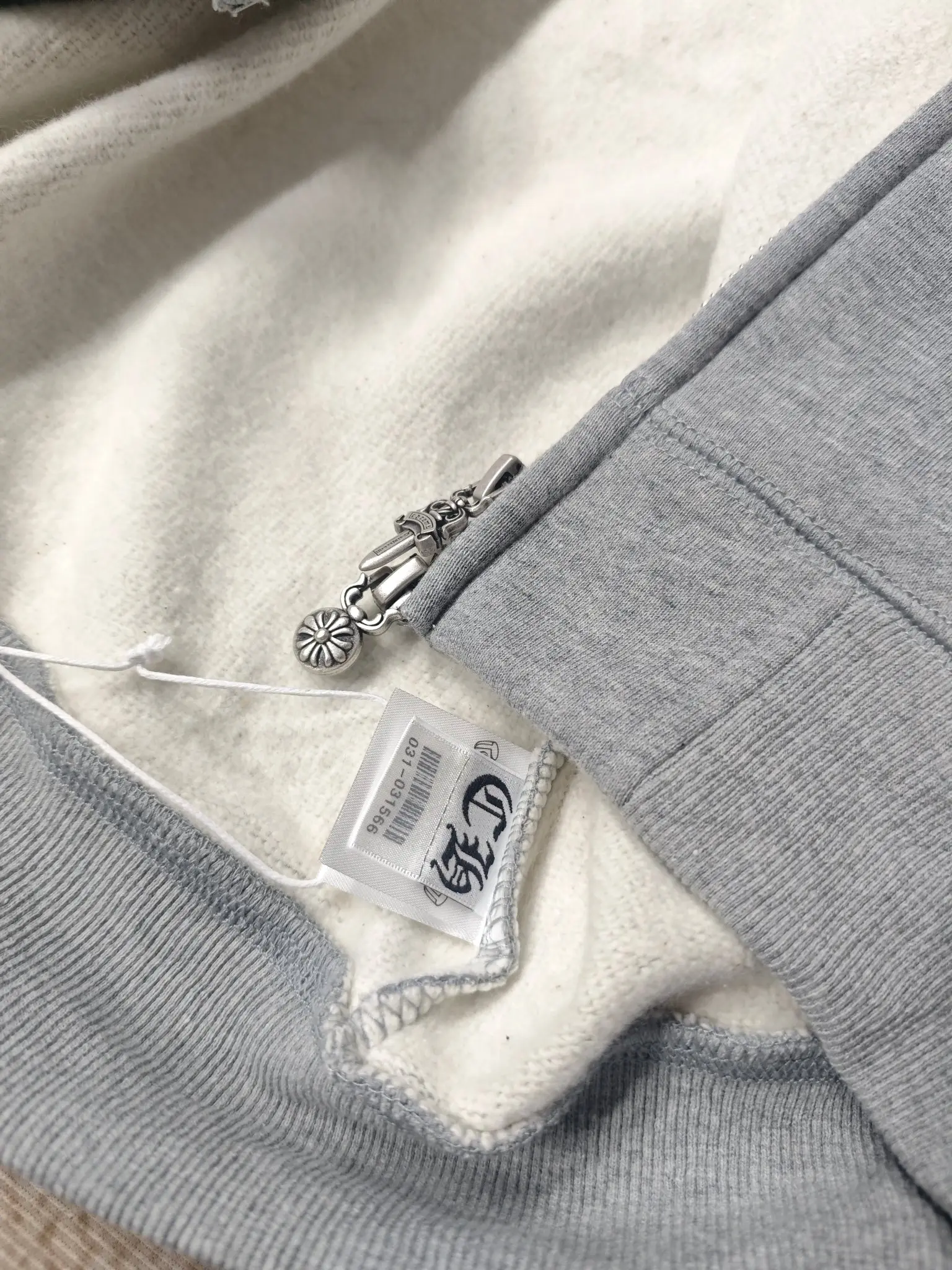 Leather Cross Patch Zip-Up Hoodie D28018996 — view 9