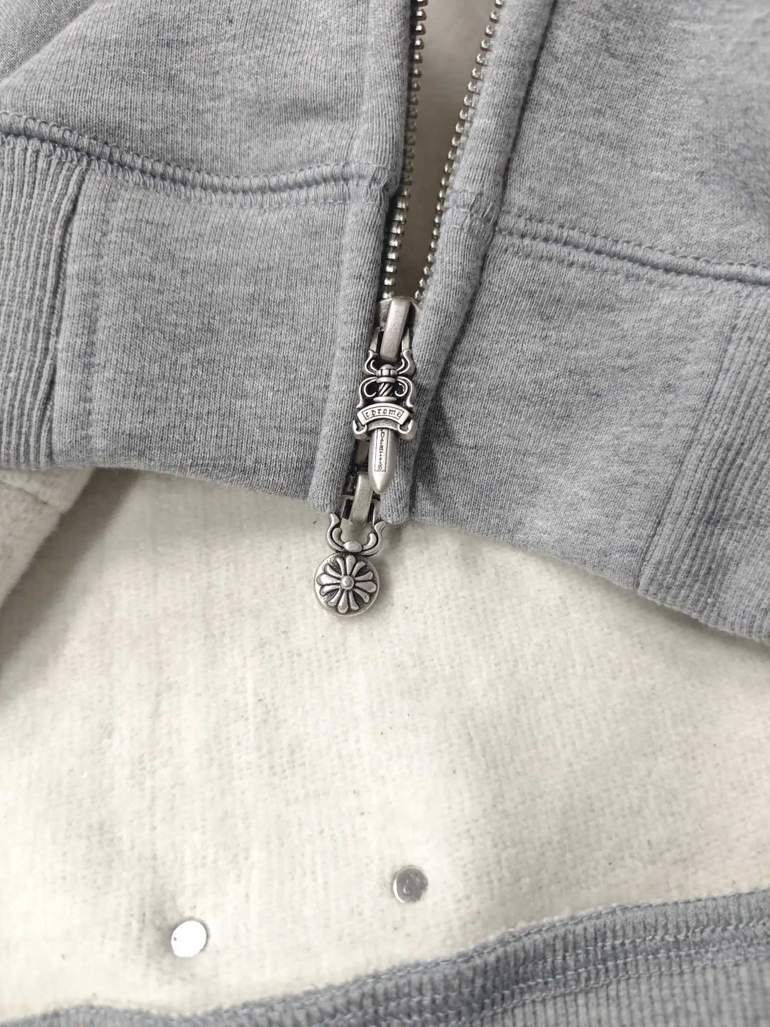 Leather Cross Patch Zip-Up Hoodie D28018996 — view 10