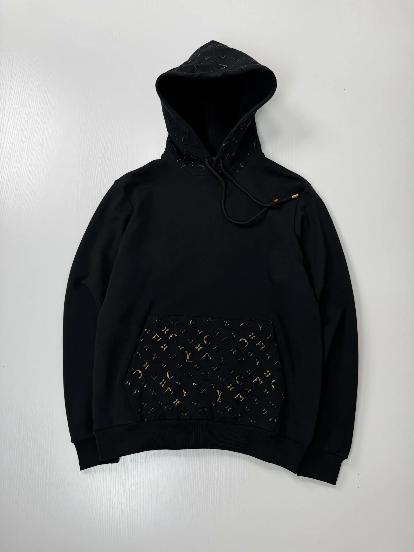 Monogram Embossed Foil-Print Hoodie D28020674 — view 3