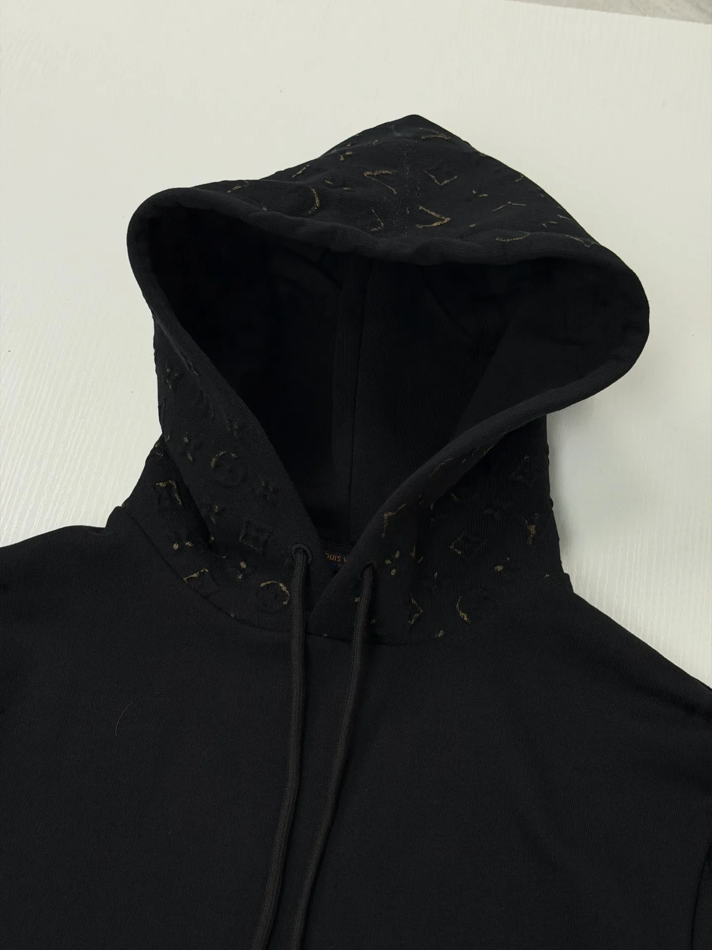 Monogram Embossed Foil-Print Hoodie D28020674 — view 4