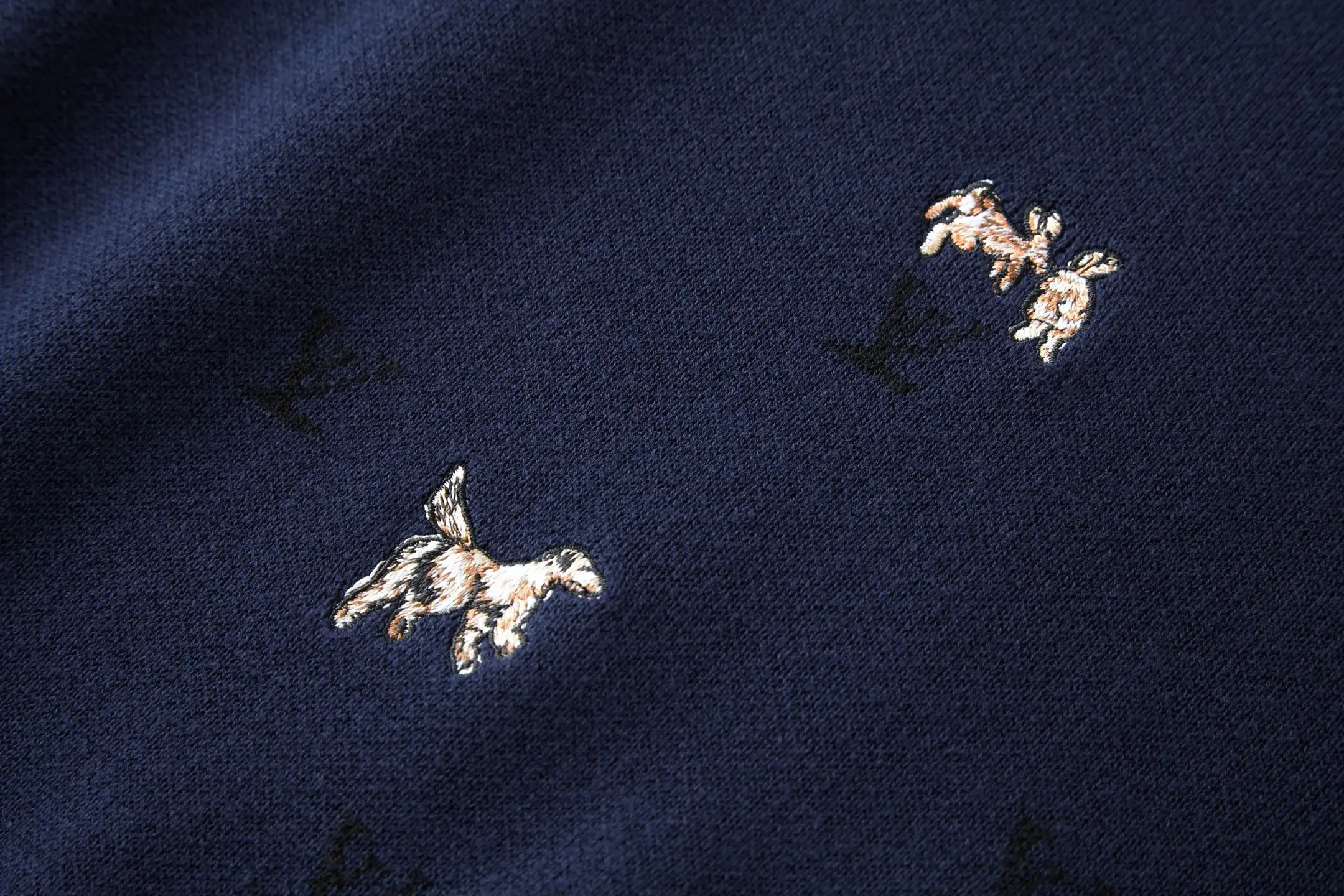 Animal Embroidered Wool-Blend Crew-Neck Sweater D28021194 — view 6