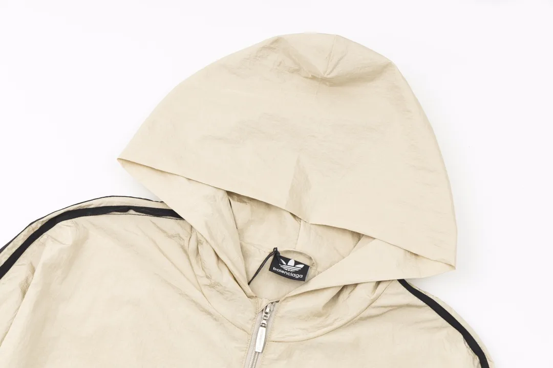 Logo-Embroidered Recycled Nylon Hooded Windbreaker D28013023 — view 4