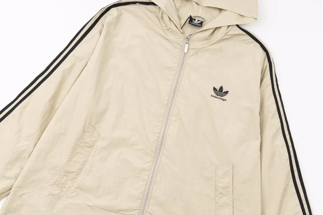 Logo-Embroidered Recycled Nylon Hooded Windbreaker D28013023 — view 5