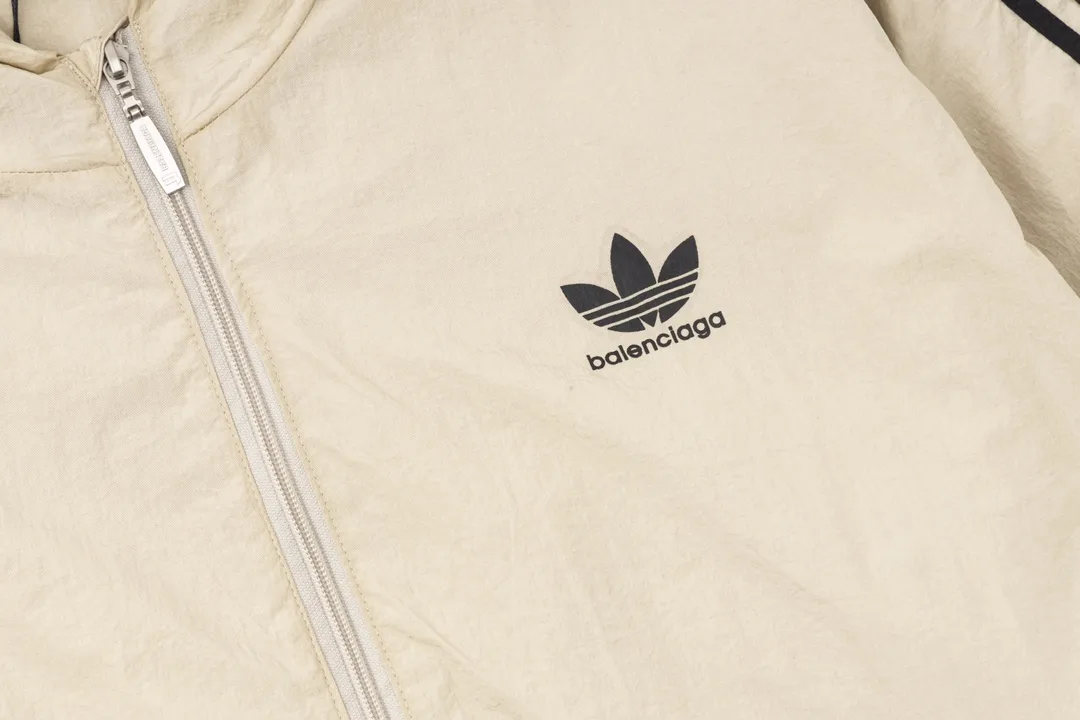 Logo-Embroidered Recycled Nylon Hooded Windbreaker D28013023 — view 6