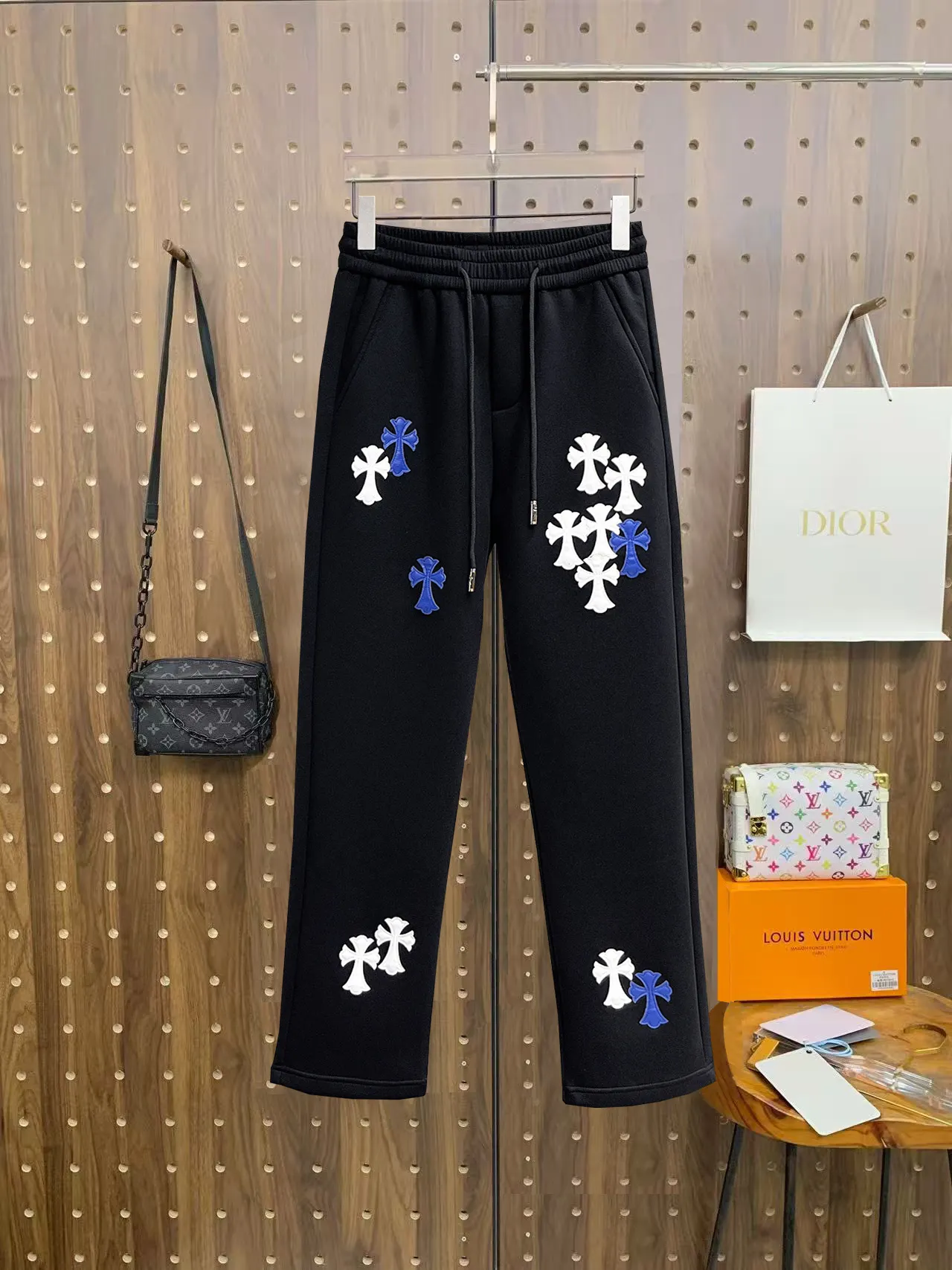 Cross Patch Logo Sweatpants D29014524