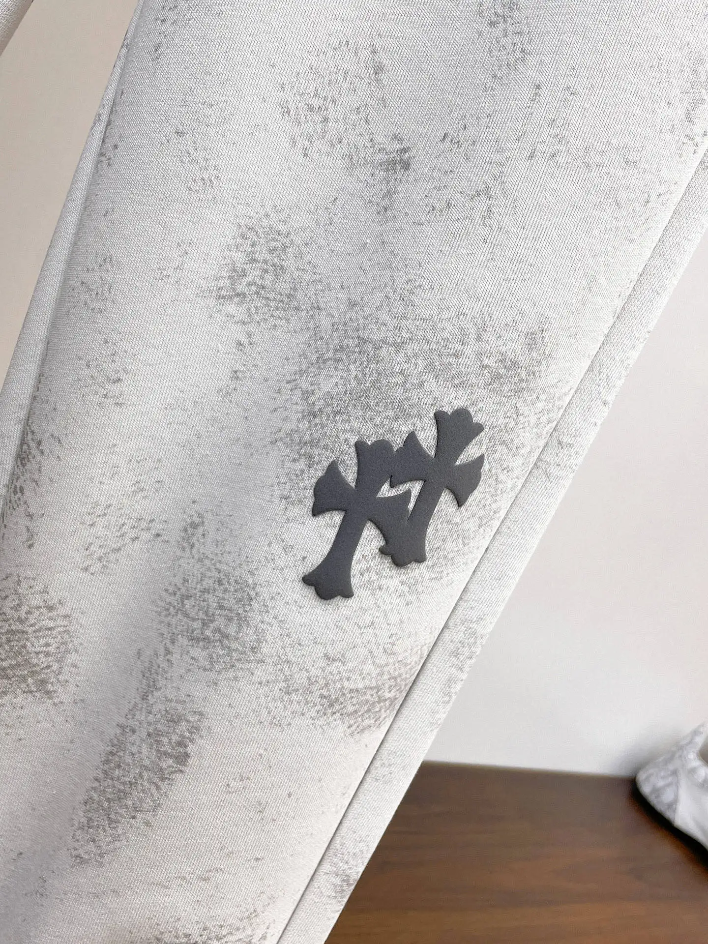 Logo-Appliqué Acid-Wash Sweatpants D29014591 — view 5