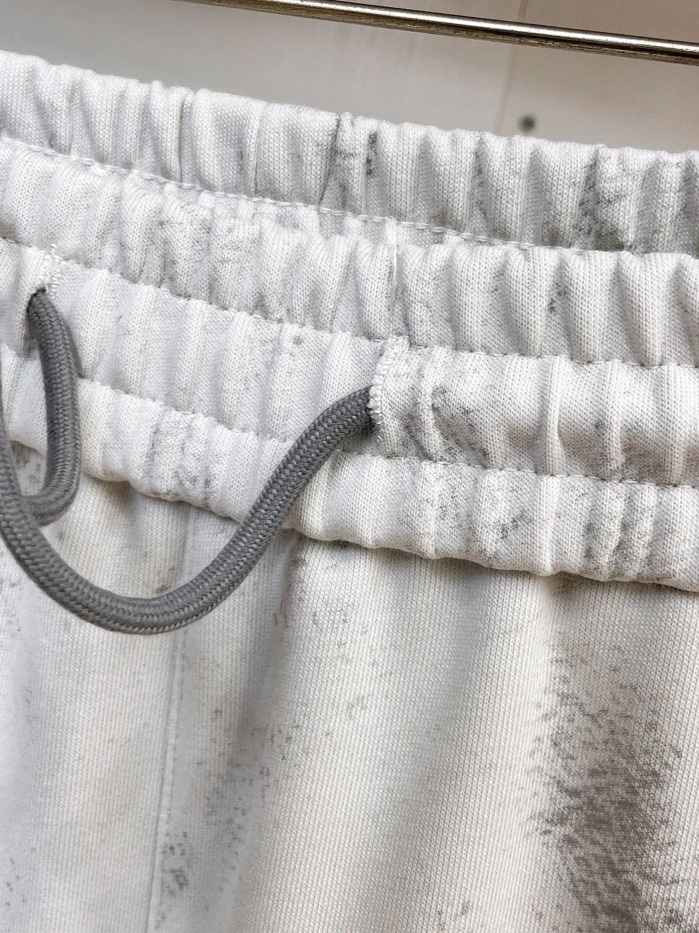 Logo-Appliqué Acid-Wash Sweatpants D29014591 — view 8