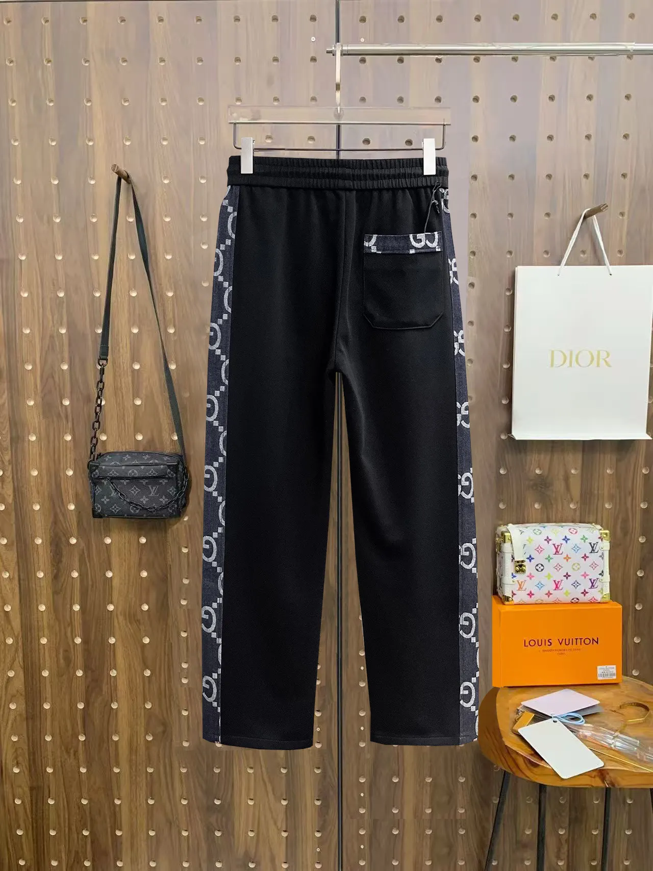 Logo-Print Side-Stripe Sweatpants D29014507 — view 2