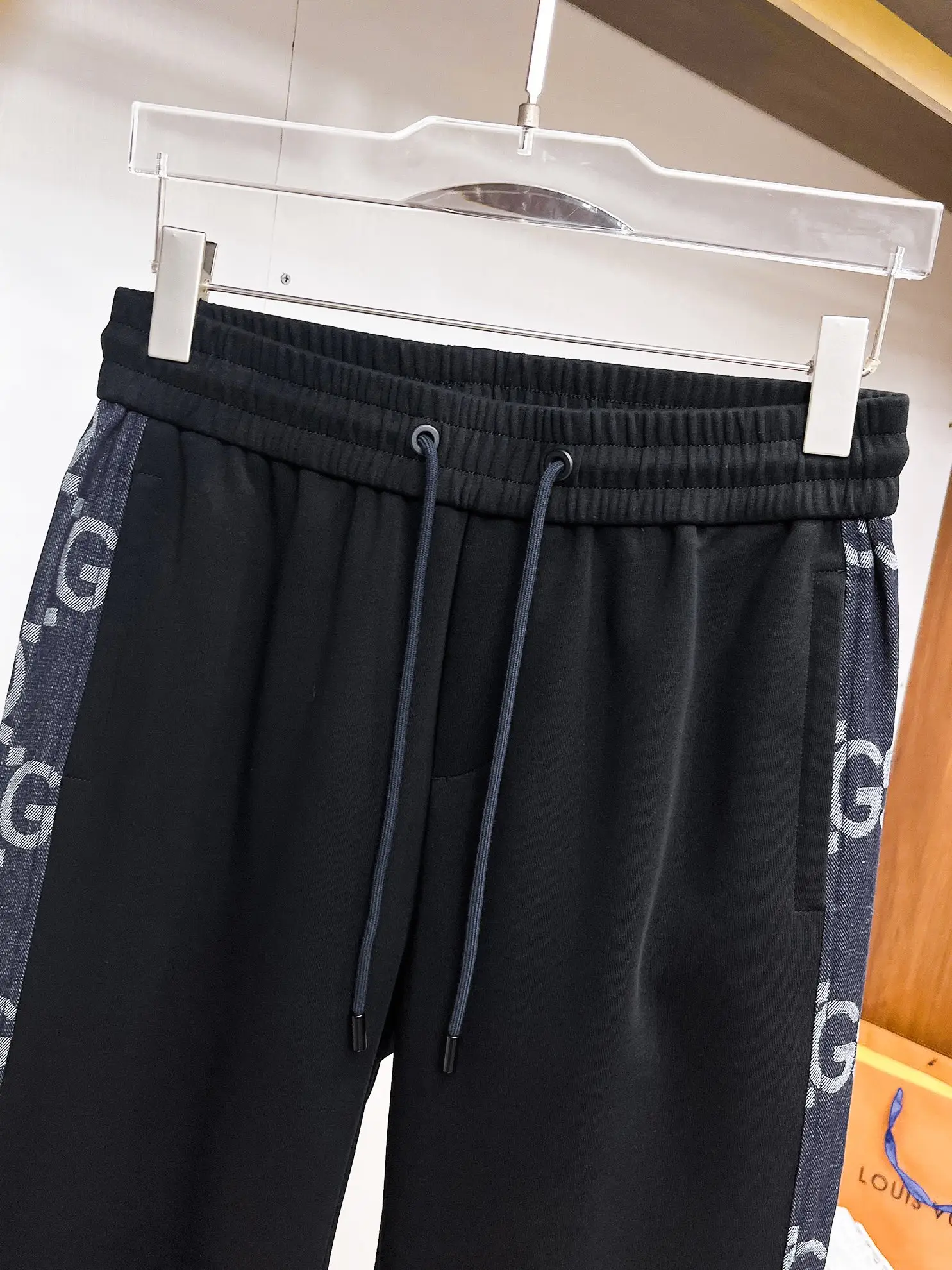 Logo-Print Side-Stripe Sweatpants D29014507 — view 3