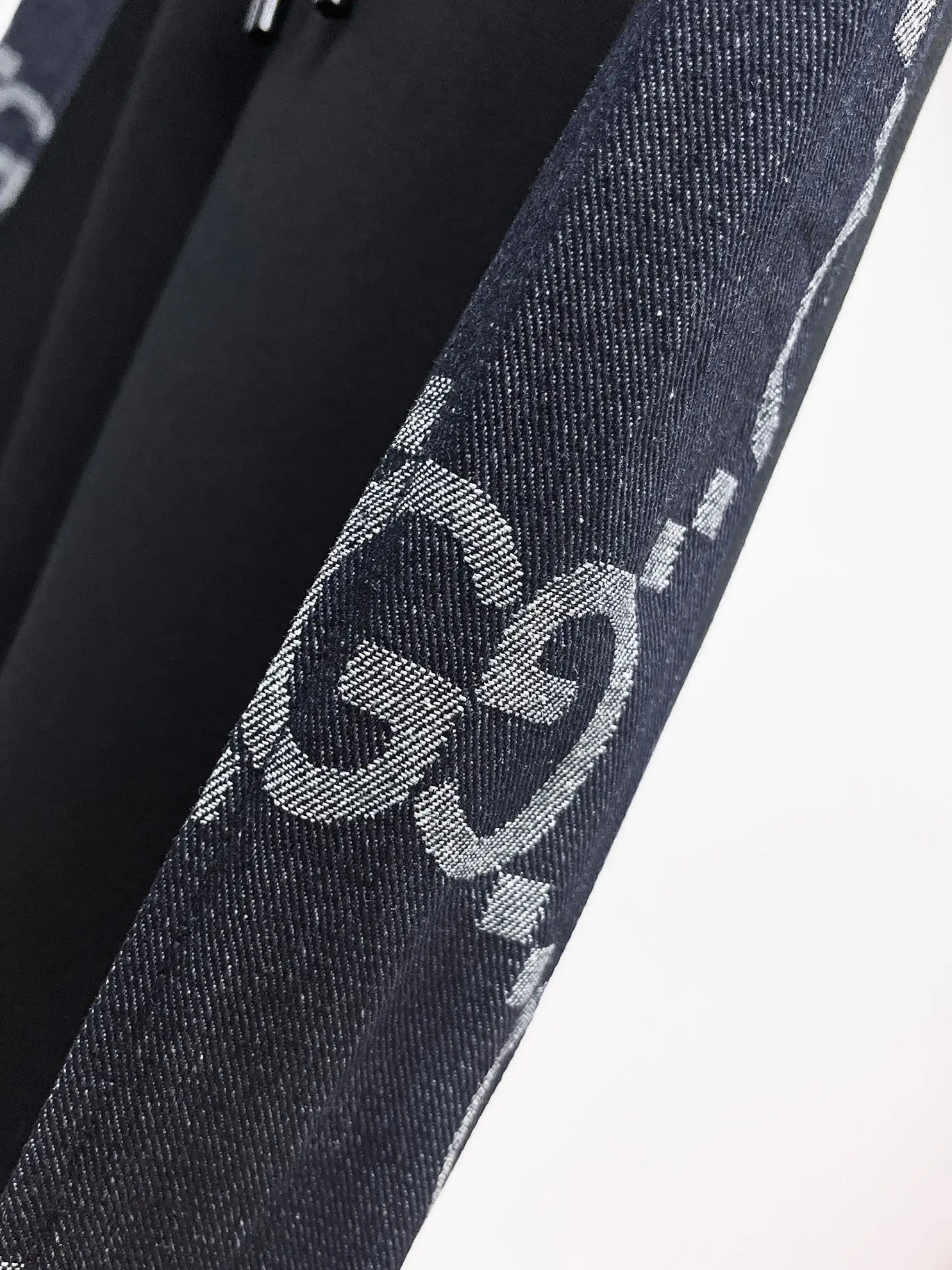 Logo-Print Side-Stripe Sweatpants D29014507 — view 5