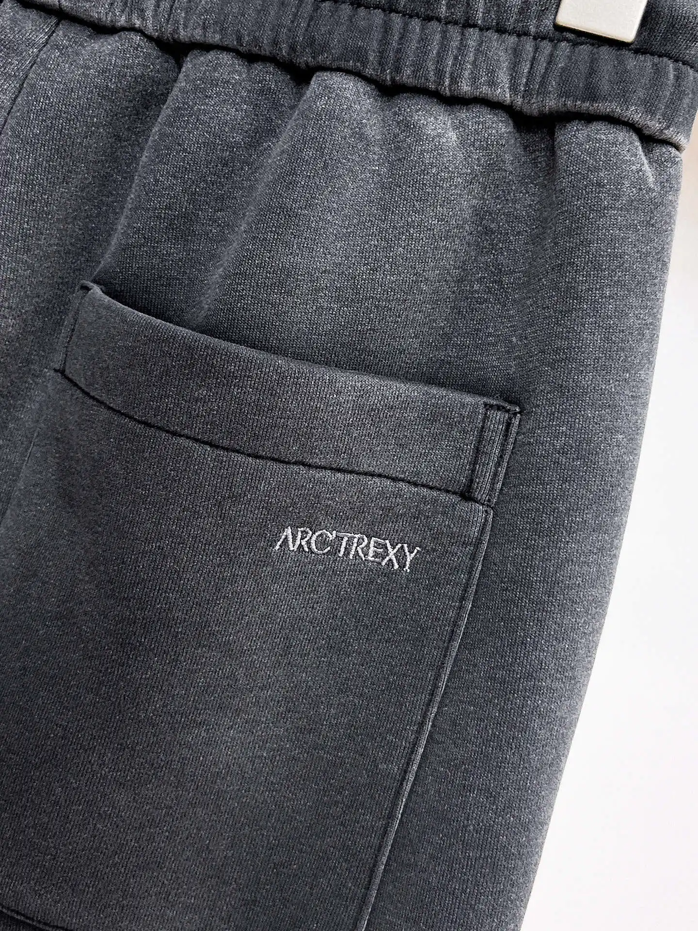 Logo-Embroidered Cotton-Blend Sweatpants D29014631 — view 8