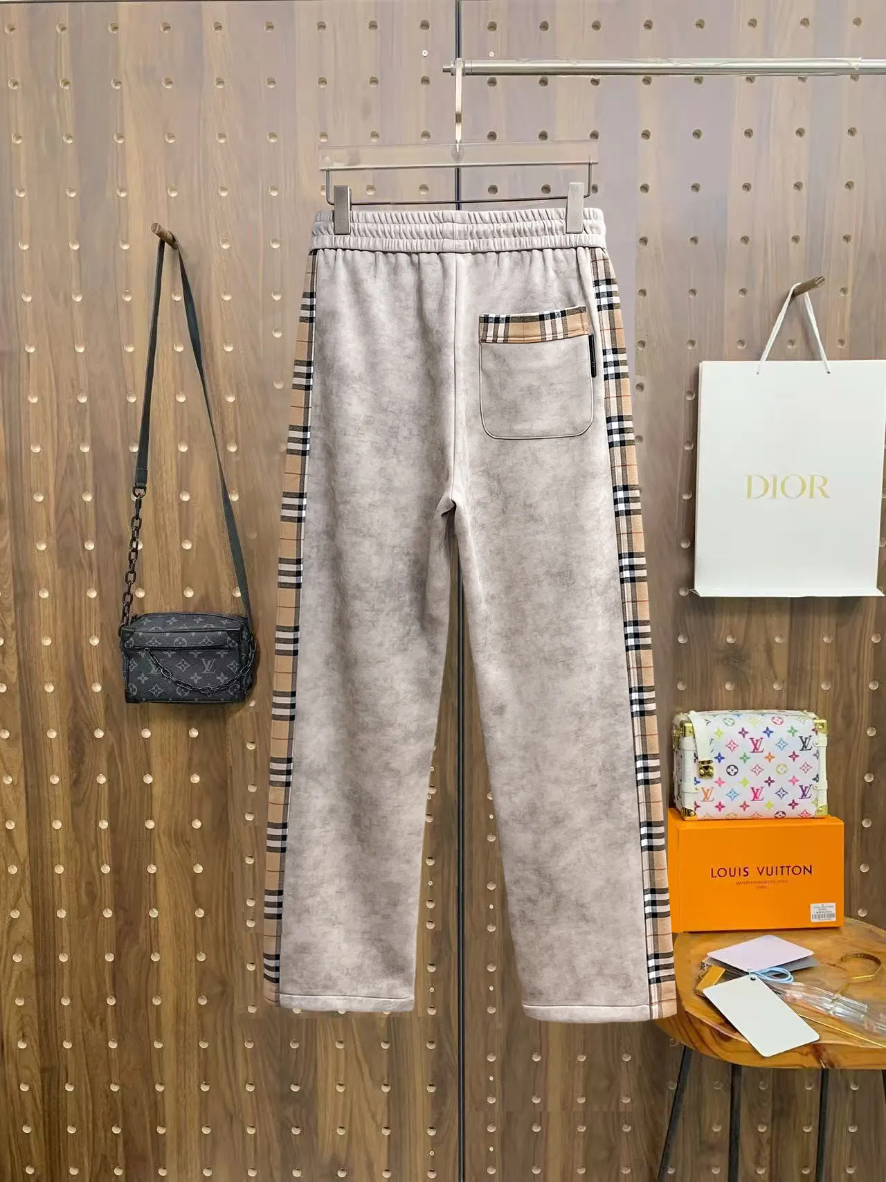 Check-Panel Logo Sweatpants D29014645 — view 2