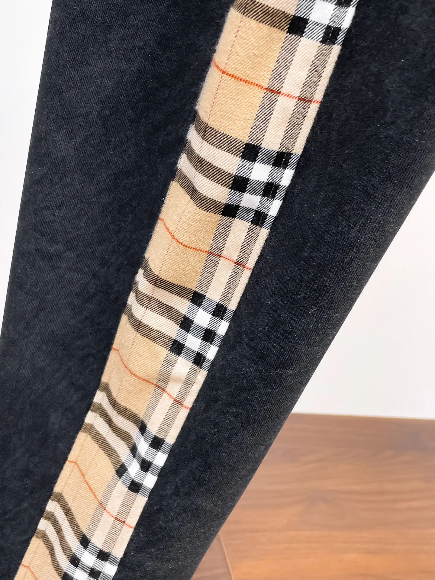 Check-Trimmed Cotton-Blend Sweatpants D29014646 — view 7