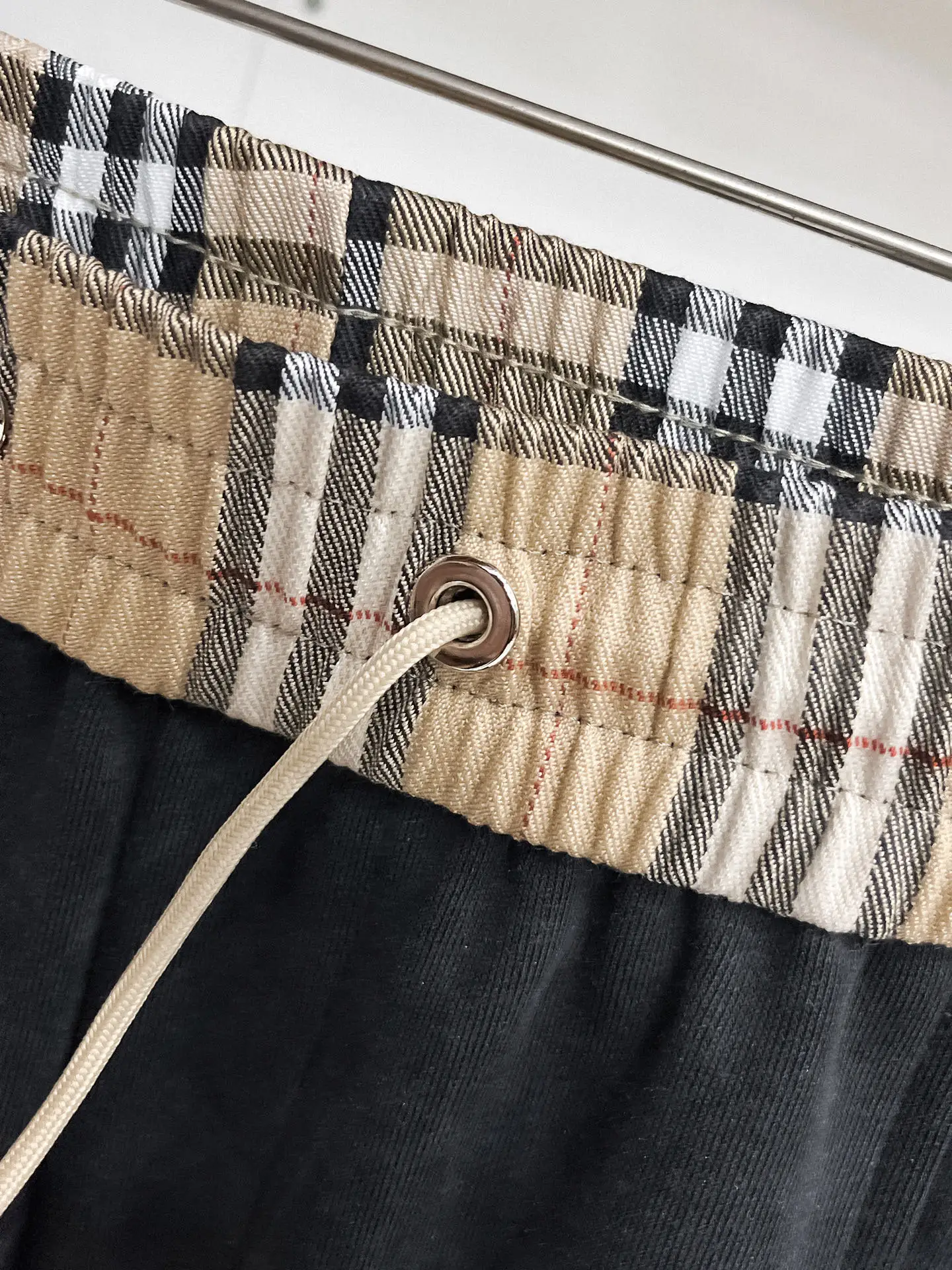 Check-Panelled Drawstring Sweatpants D29014590 — view 5