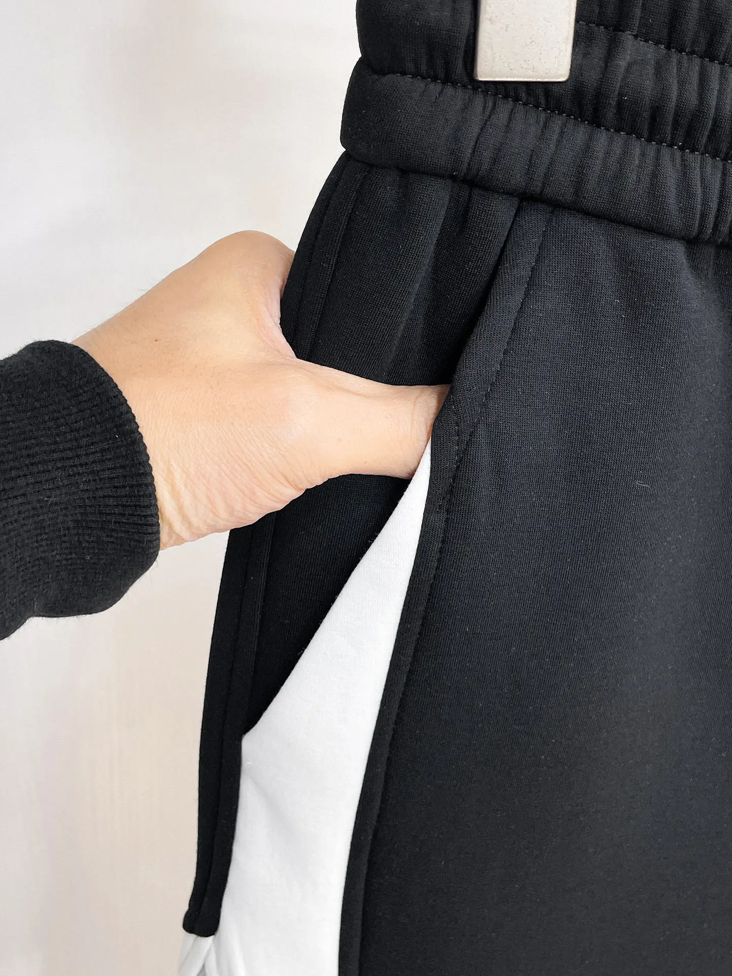 Logo-Print Color-Block Sweatpants D29014514 — view 5