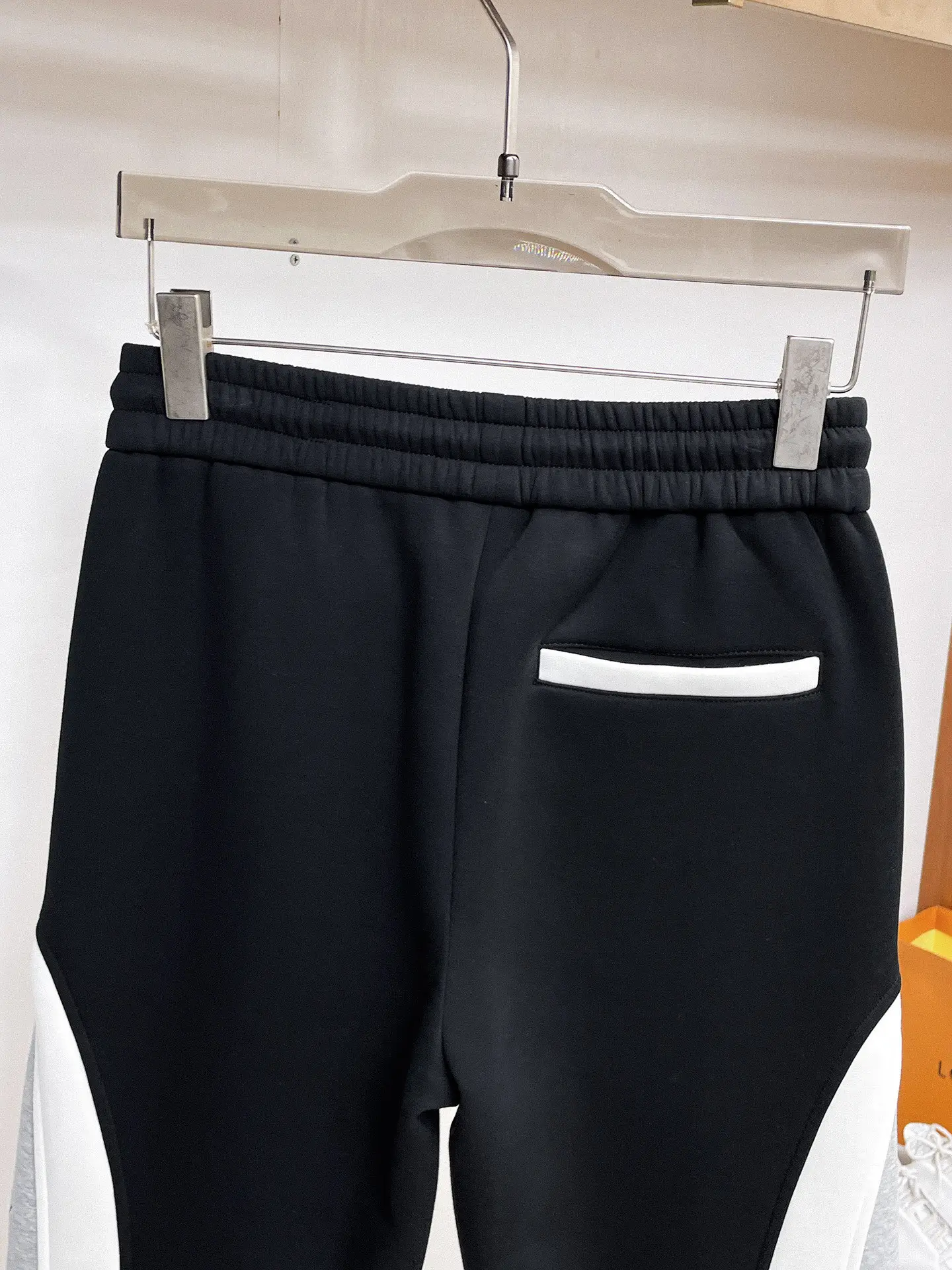 Logo-Print Color-Block Sweatpants D29014514 — view 7