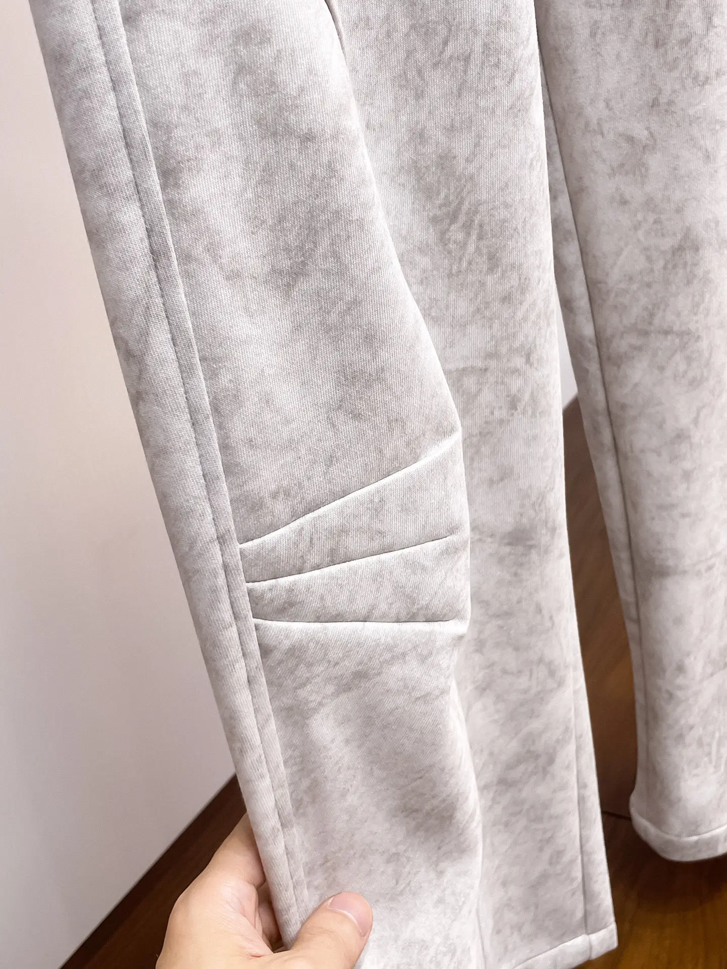 Logo-Print Acid-Wash Sweatpants D29014477 — view 8