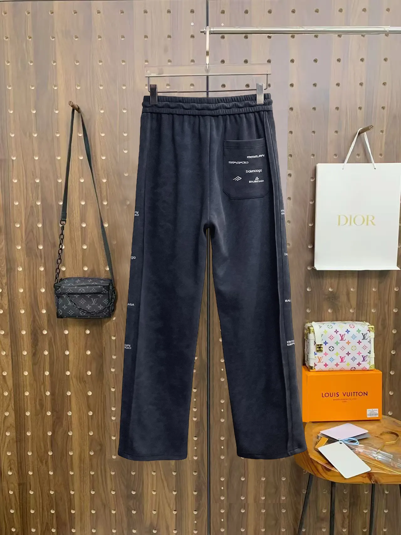 Logo-Print Wide-Leg Sweatpants D29014483 — view 2