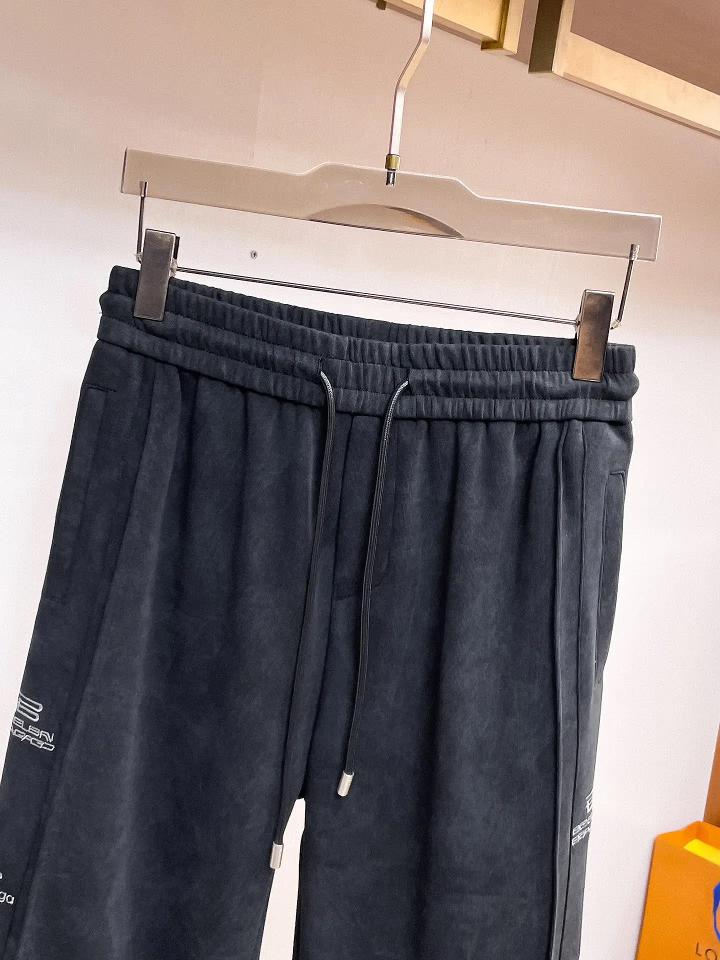 Logo-Print Wide-Leg Sweatpants D29014483 — view 3