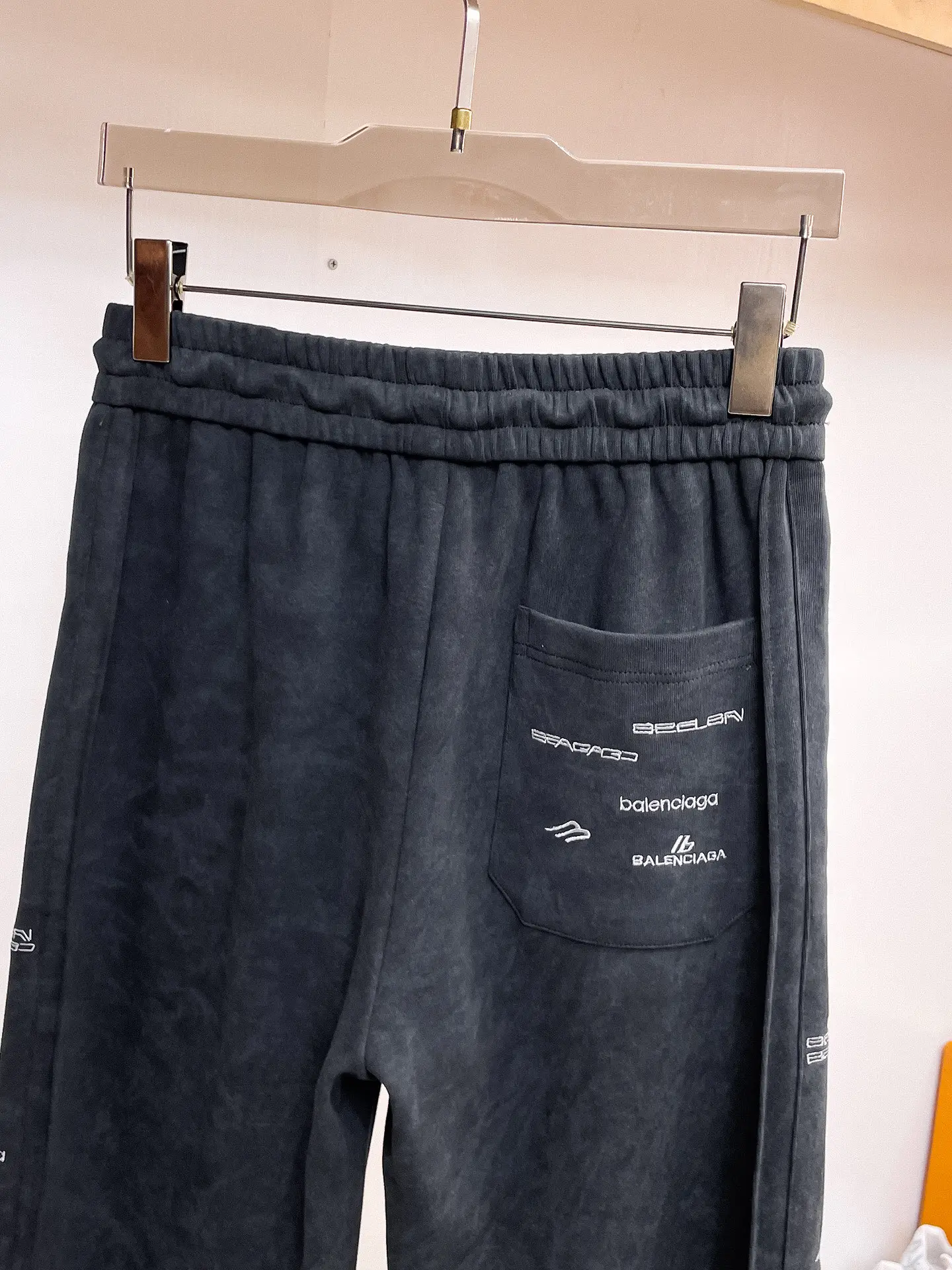 Logo-Print Wide-Leg Sweatpants D29014483 — view 8
