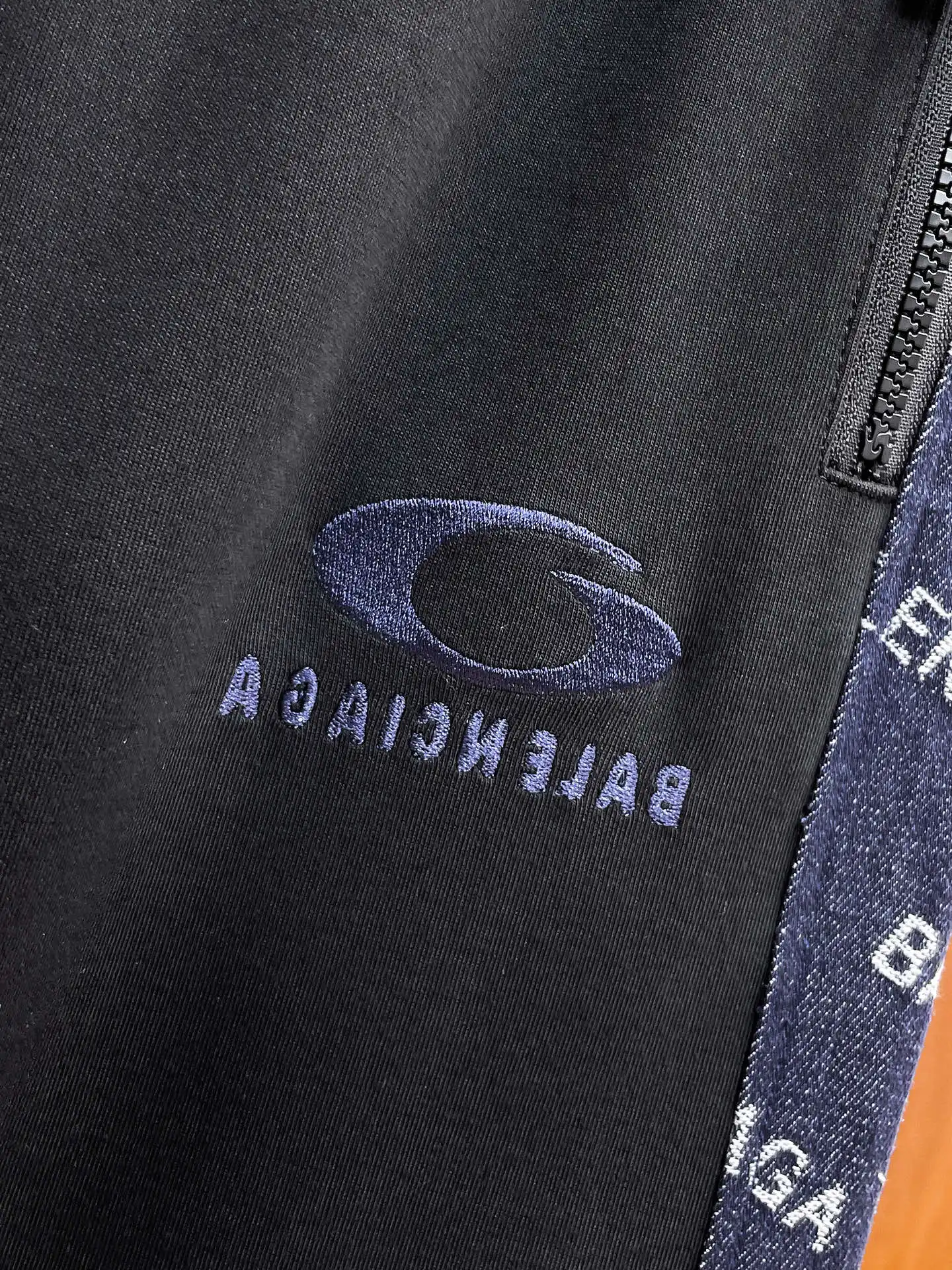 Logo-Print Side-Stripe Sweatpants D29014484 — view 4