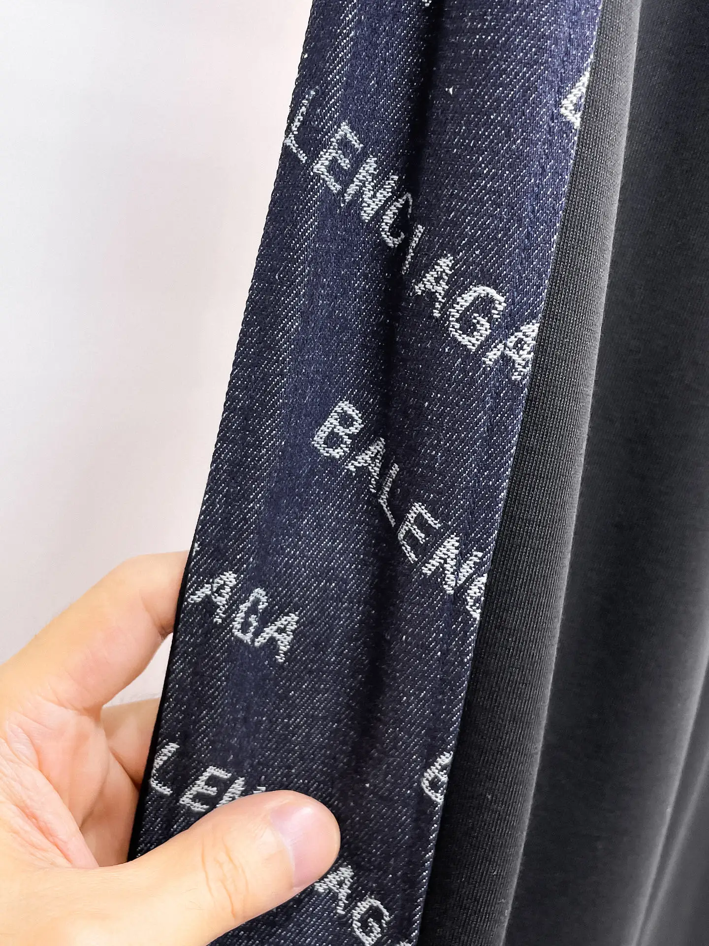 Logo-Print Side-Stripe Sweatpants D29014484 — view 7