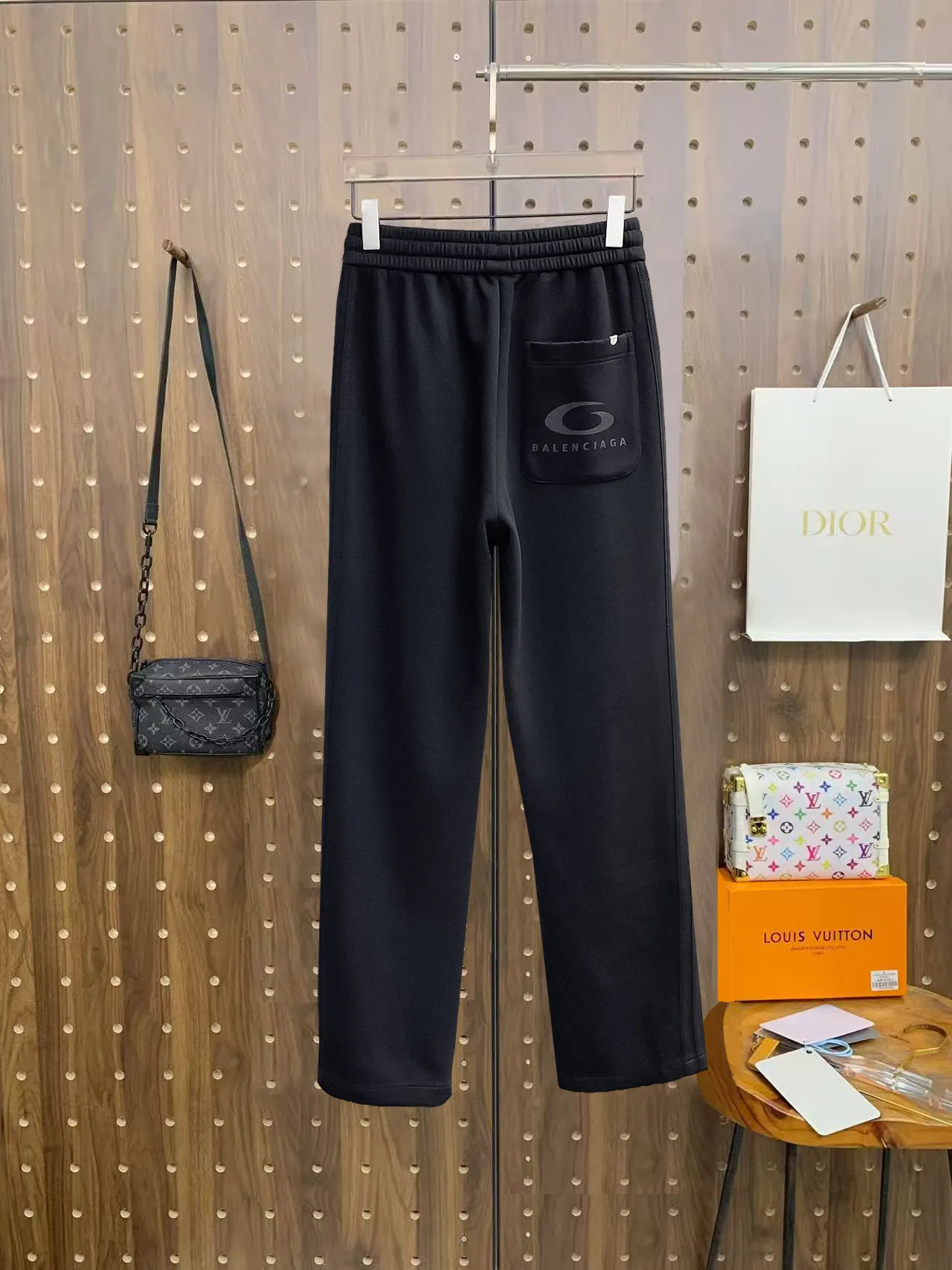 Logo-Embroidered Straight-Leg Sweatpants D29014482 — view 2