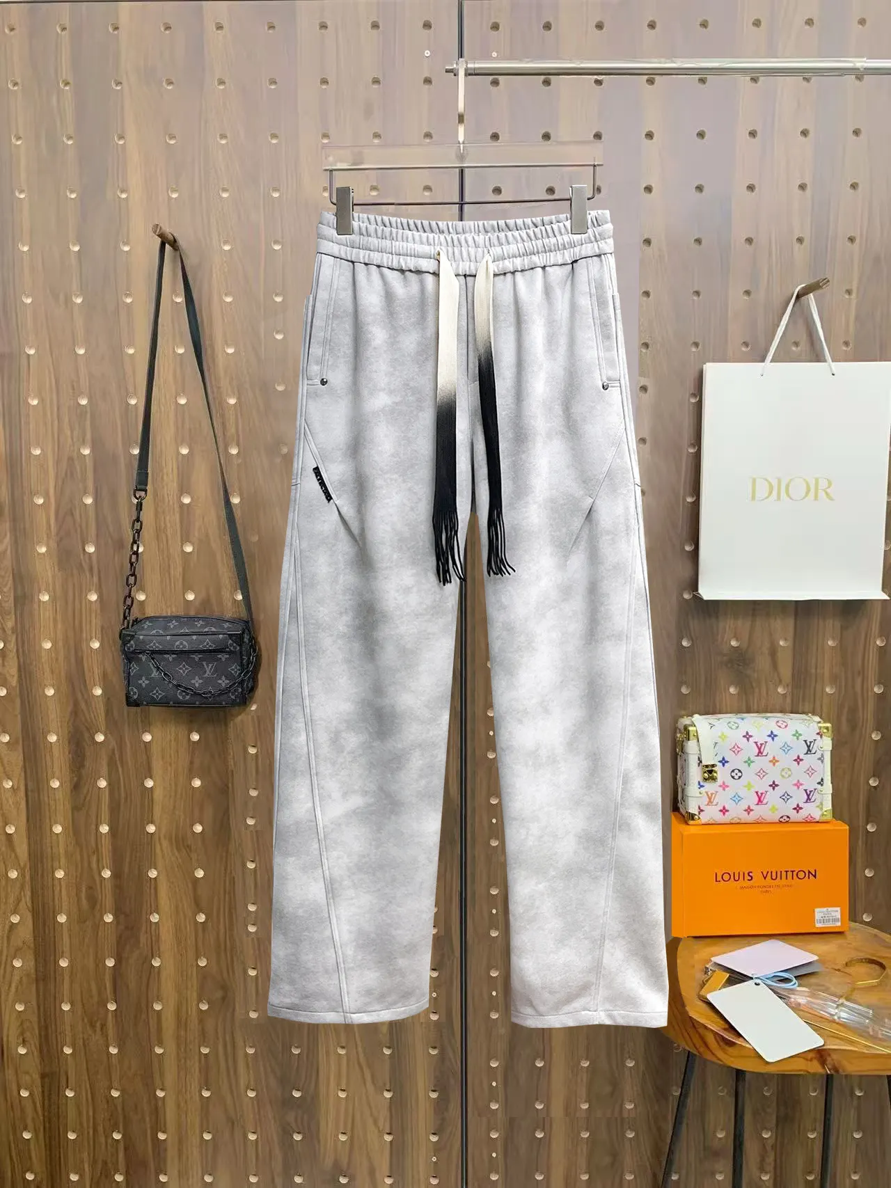 Logo-Appliquéd Acid-Wash Sweatpants D29014510