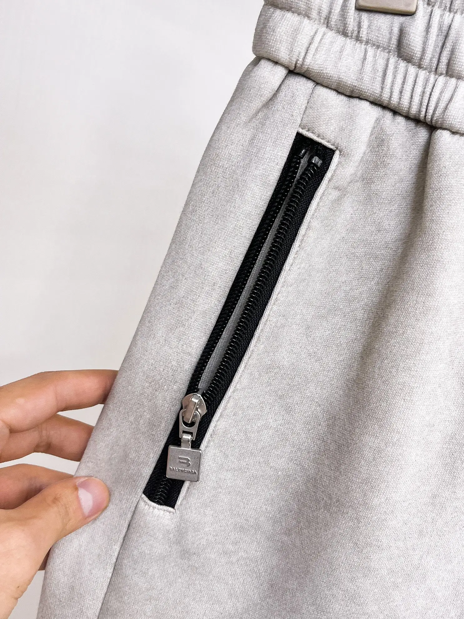 Logo-Print Straight-Leg Sweatpants D29014508 — view 5