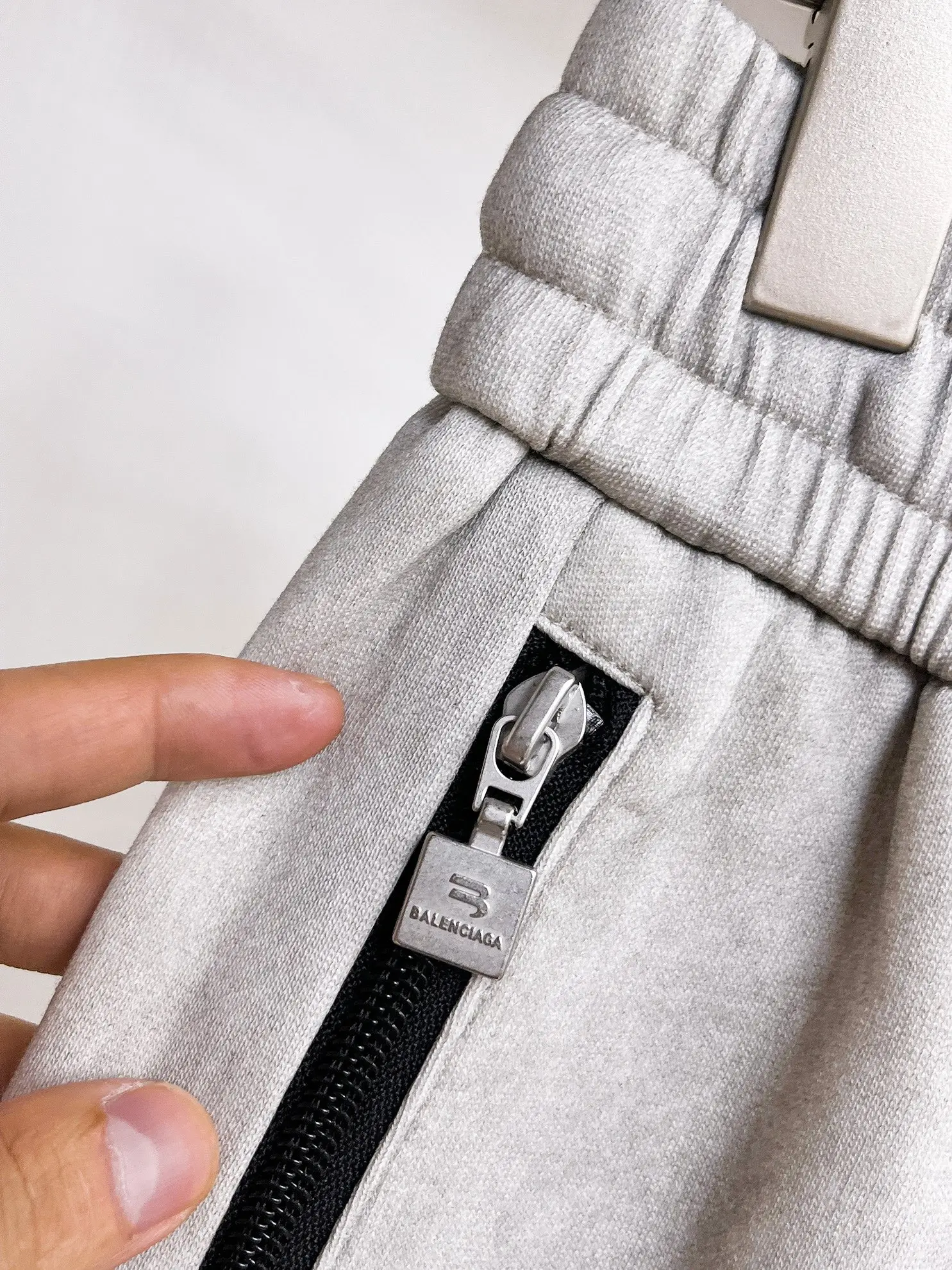 Logo-Print Straight-Leg Sweatpants D29014508 — view 6