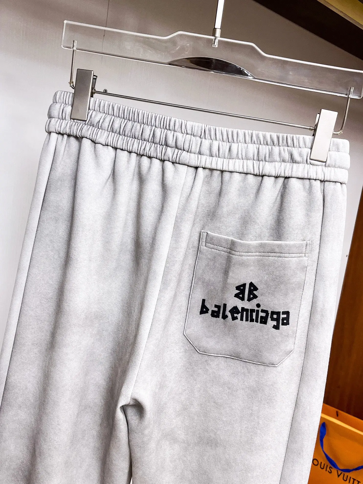 Logo-Print Straight-Leg Sweatpants D29014508 — view 8