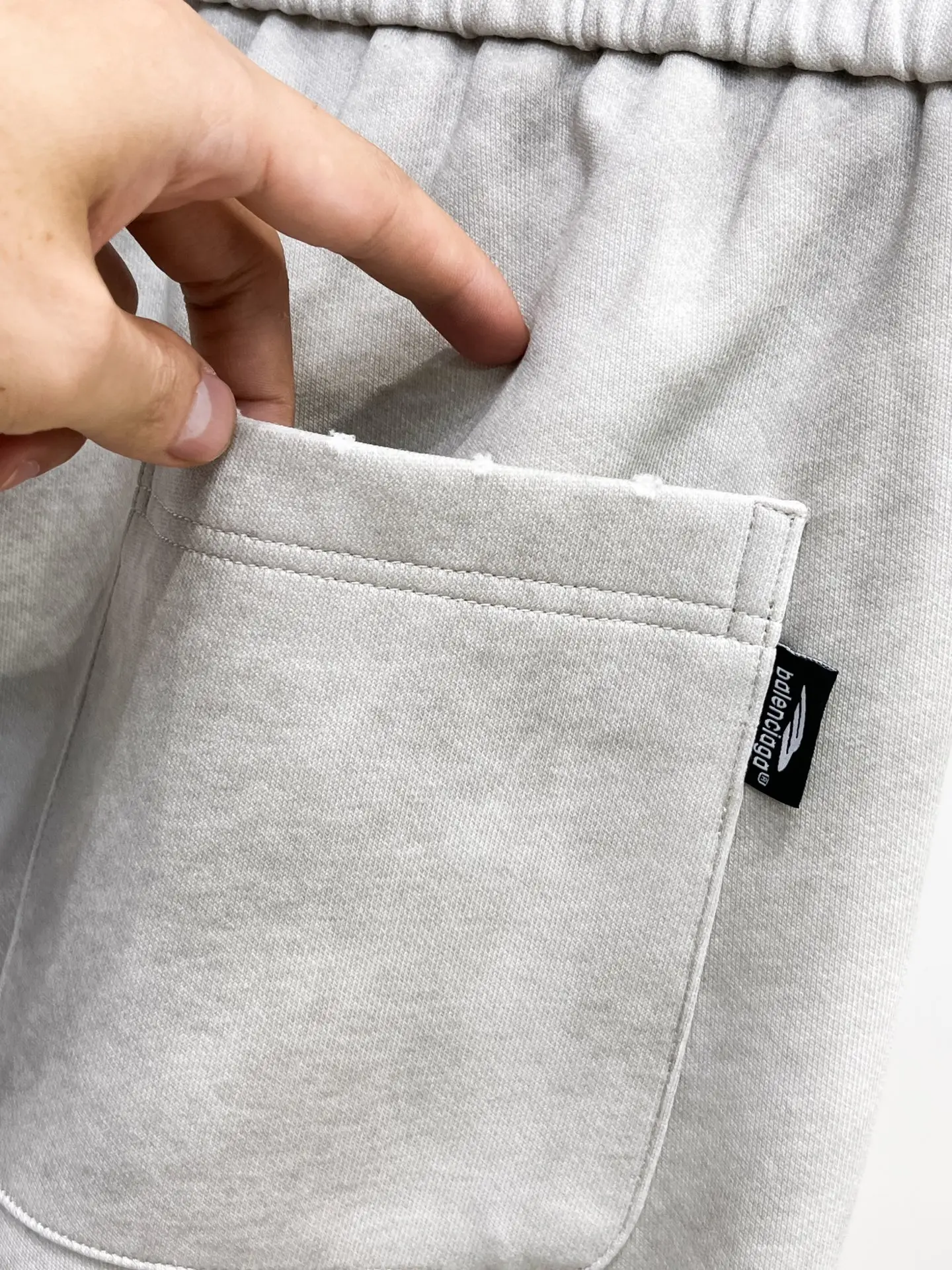 Logo-Embroidered Wide-Leg Sweatpants D29014467 — view 9