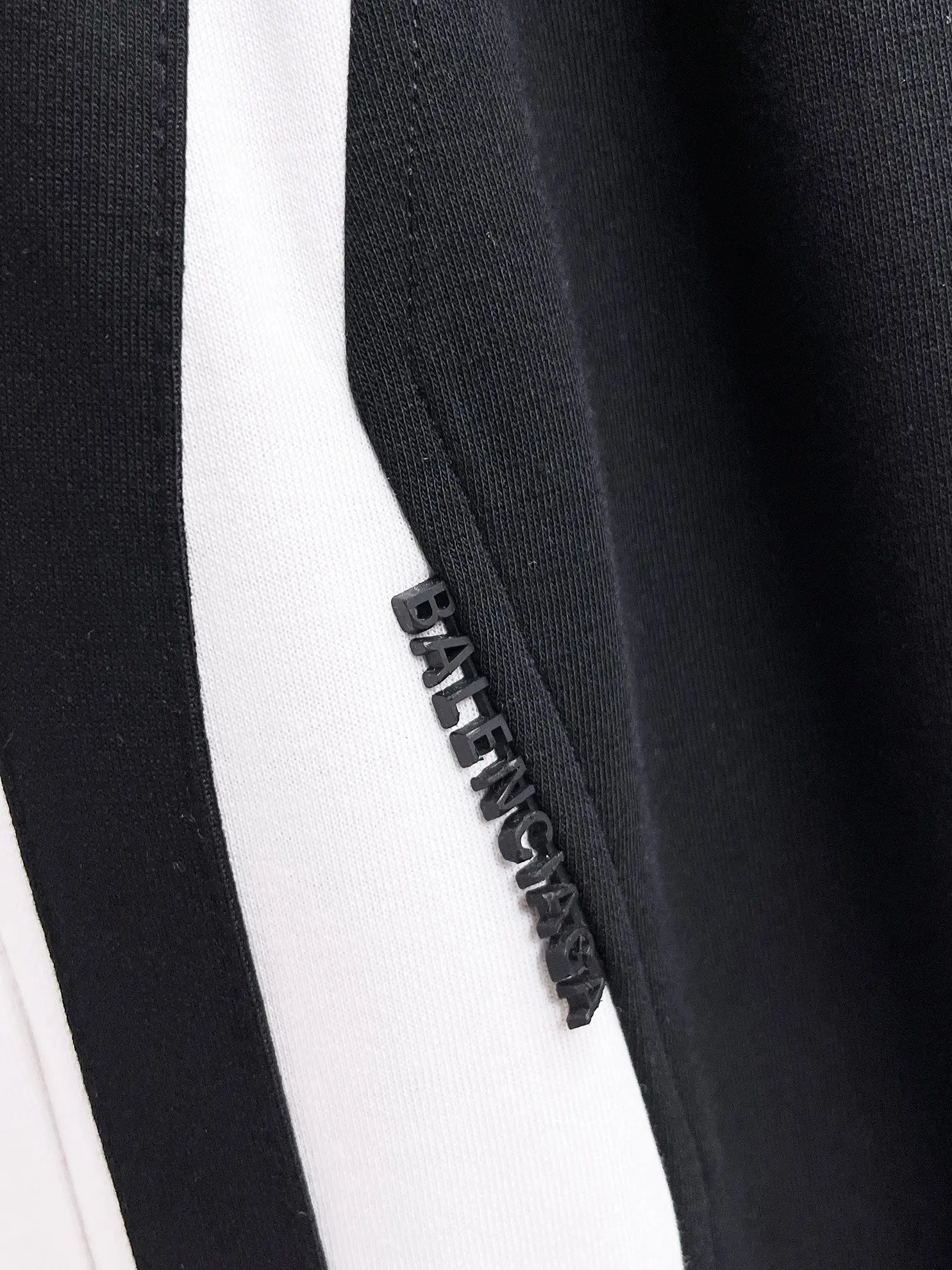 Side-Stripe Logo Track Pants D29014504 — view 4