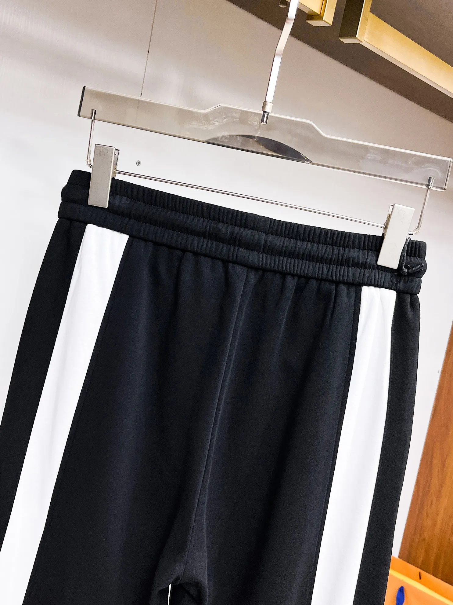 Side-Stripe Logo Track Pants D29014504 — view 7
