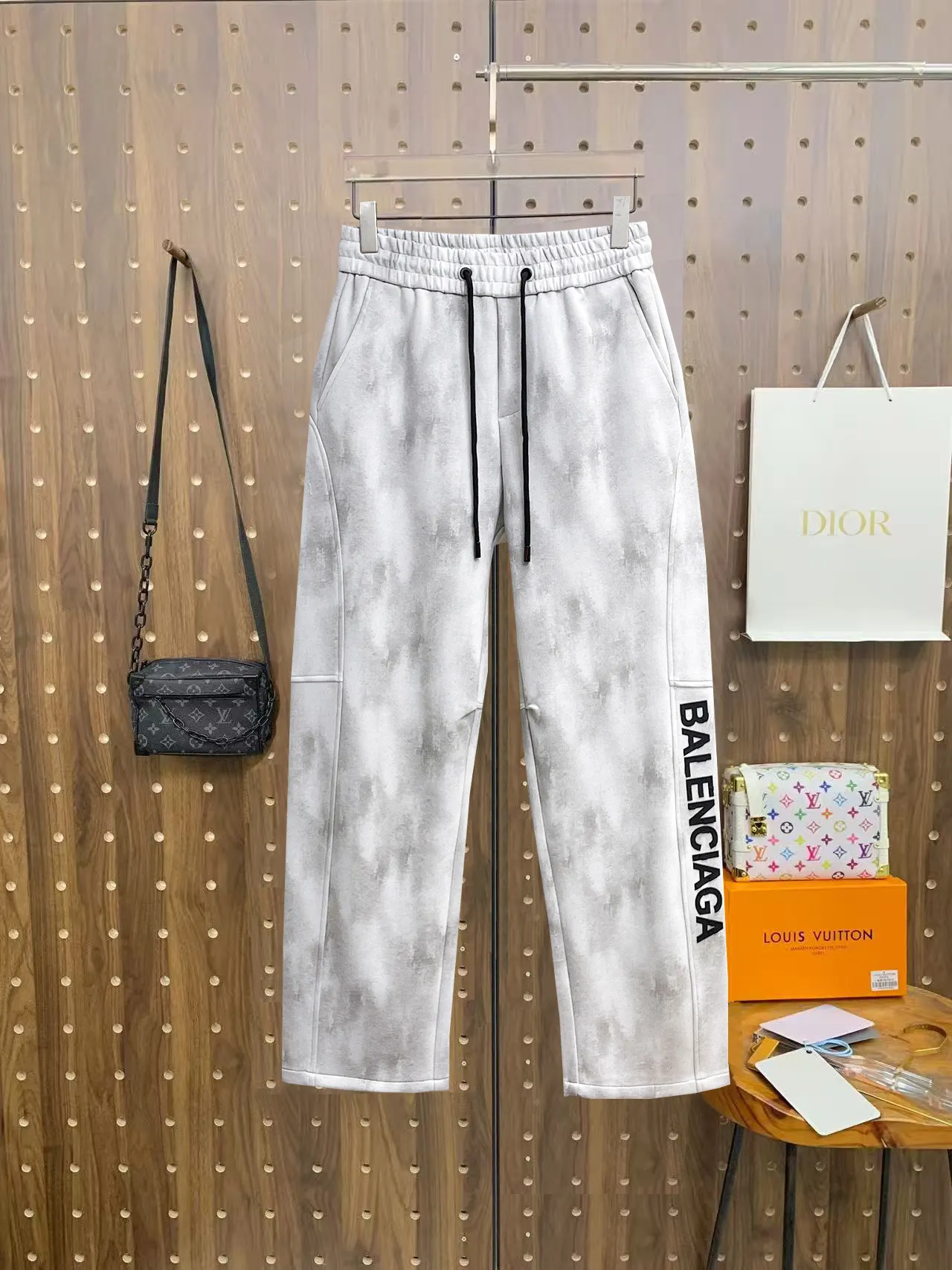 Logo-Print Acid-Wash Sweatpants D29014521