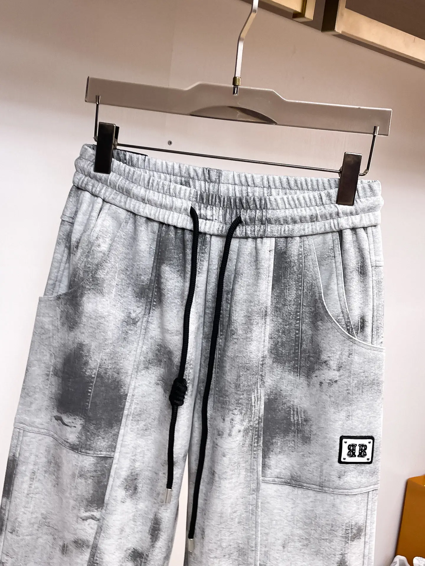 Logo-Patch Acid-Wash Sweatpants D29014485 — view 3