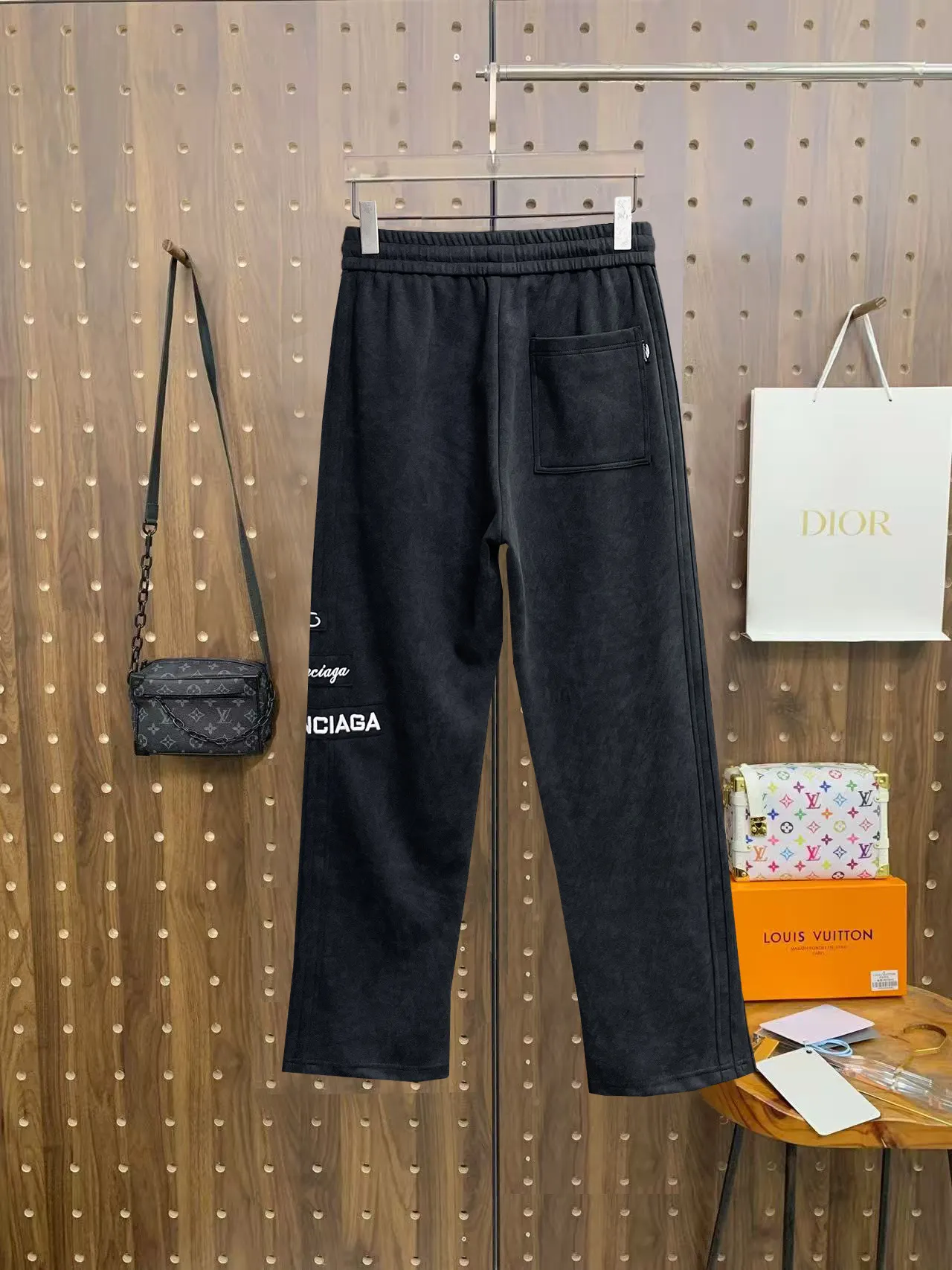 Logo-Patch Straight-Leg Sweatpants D29014648 — view 2