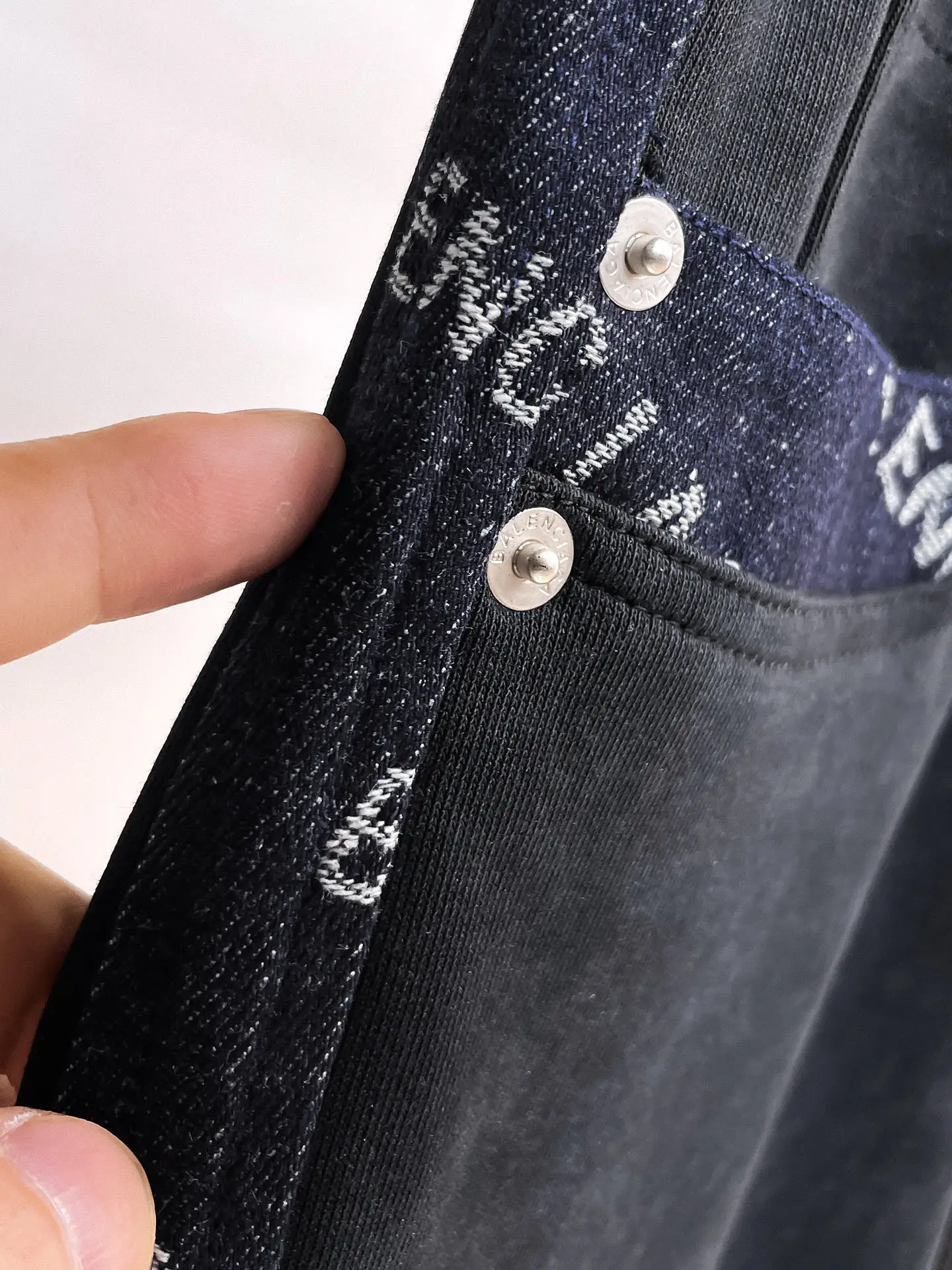 Logo-Print Side-Stripe Sweatpants D29014660 — view 5