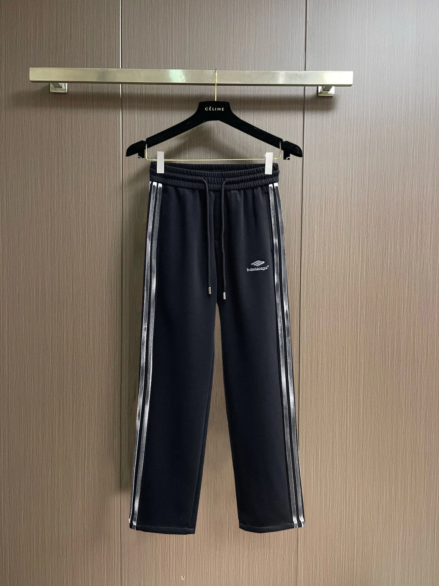 Logo-Embroidered Side-Stripe Sweatpants D29014606