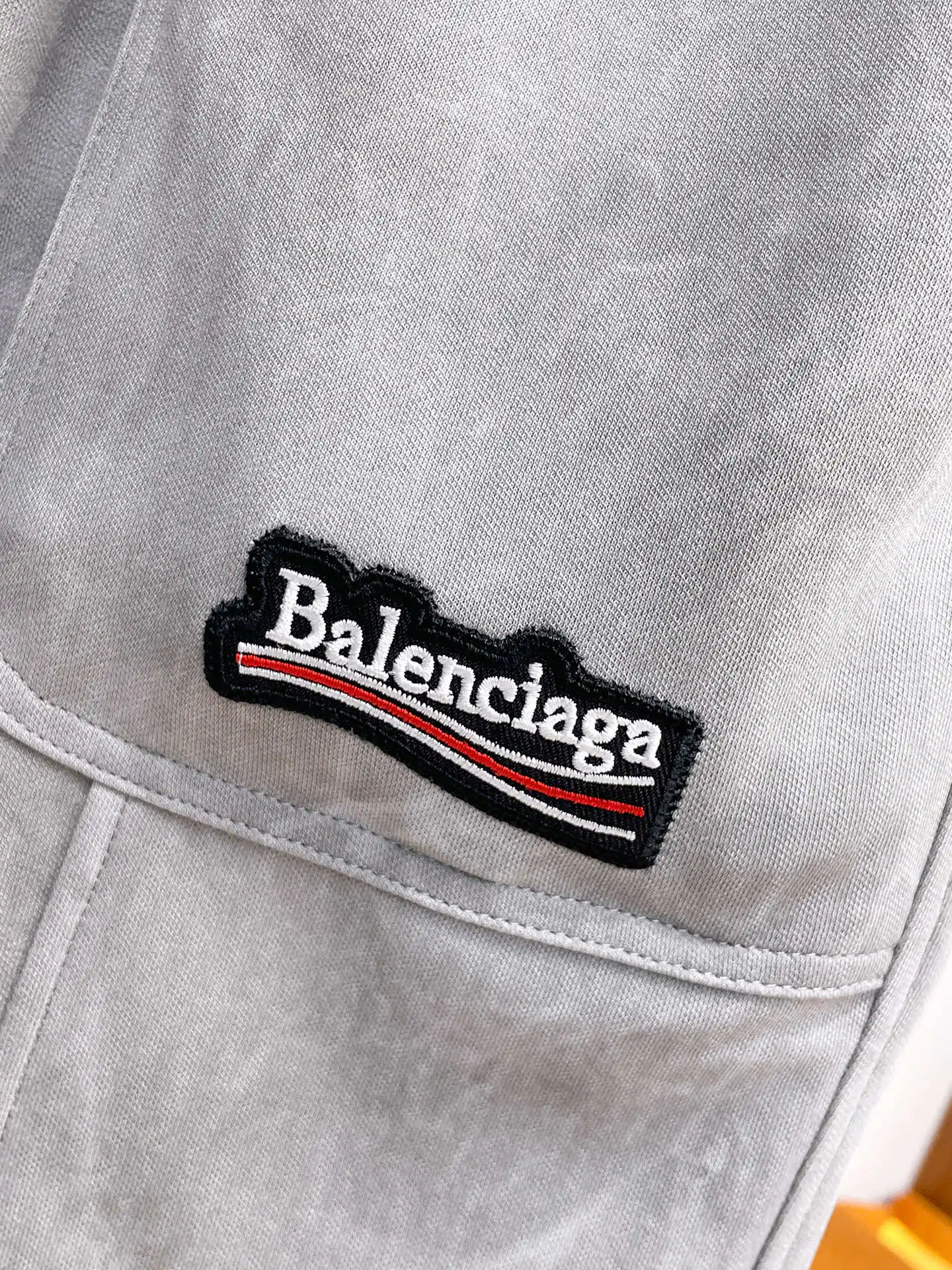 Logo-Patch Acid-Wash Cargo Sweatpants D29014571 — view 4