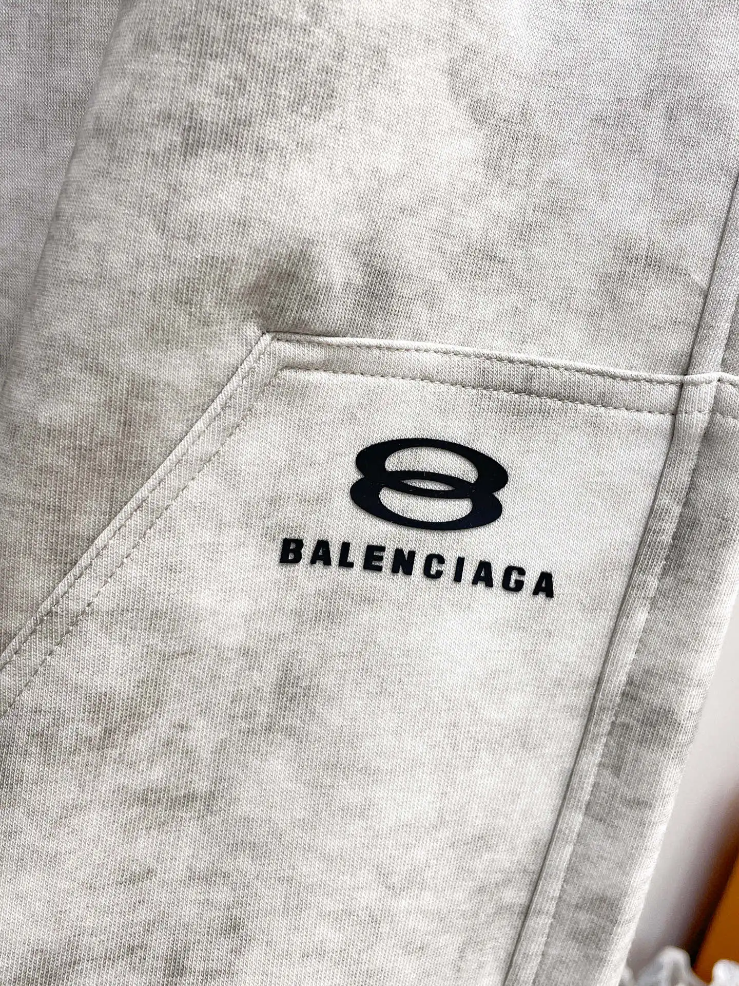 Logo-Embroidered Acid-Wash Sweatpants D29014582 — view 4