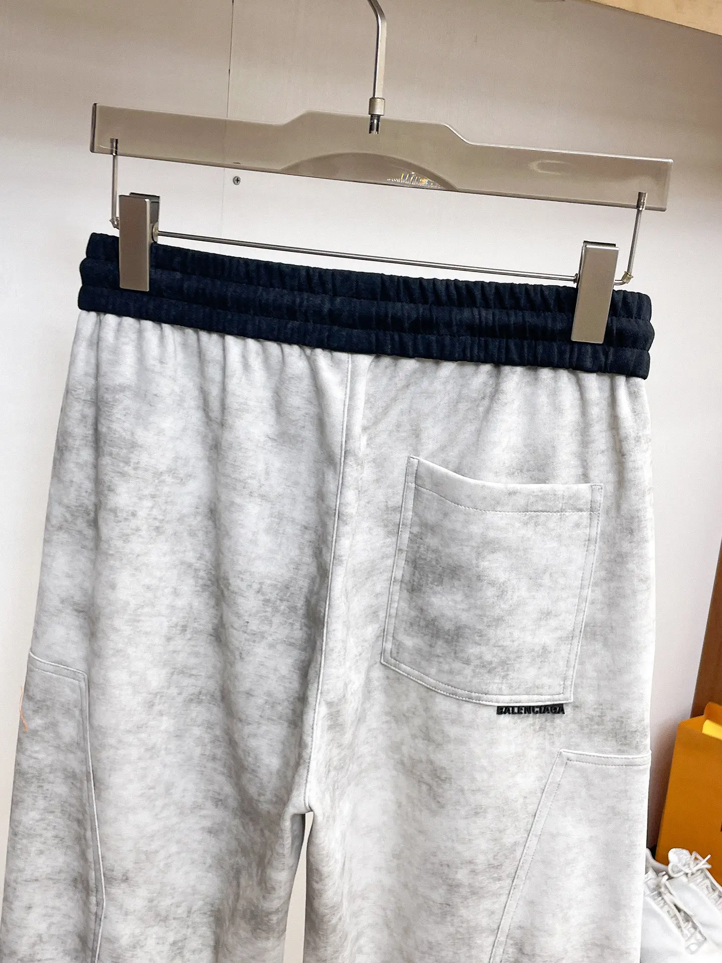 Logo-Embroidered Acid-Wash Sweatpants D29014582 — view 10