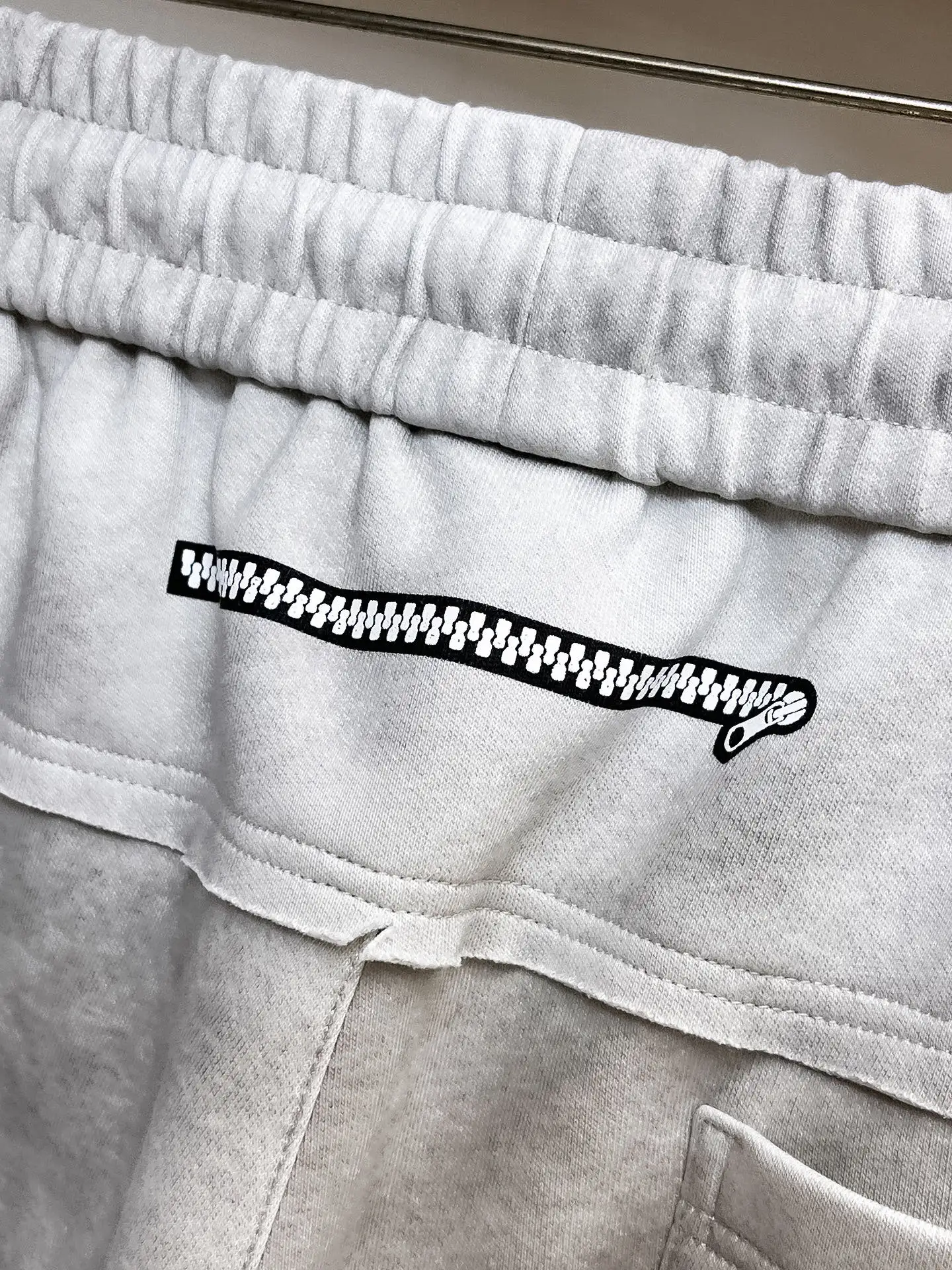Givenchy Logo Print Drawstring Sweatpants D29014637 — view 9