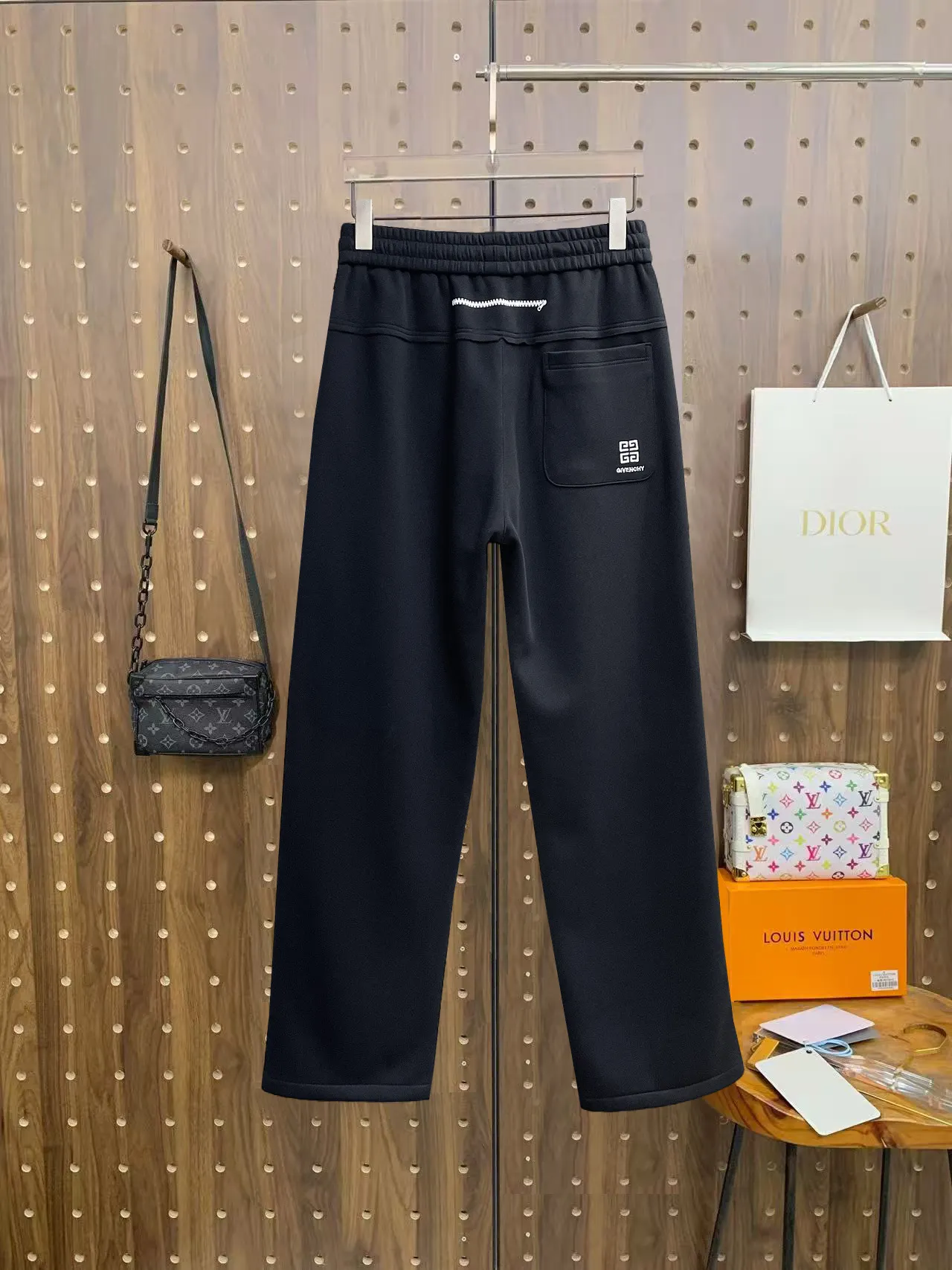 Givenchy Logo Graphic Sweatpants D29014638 — view 2