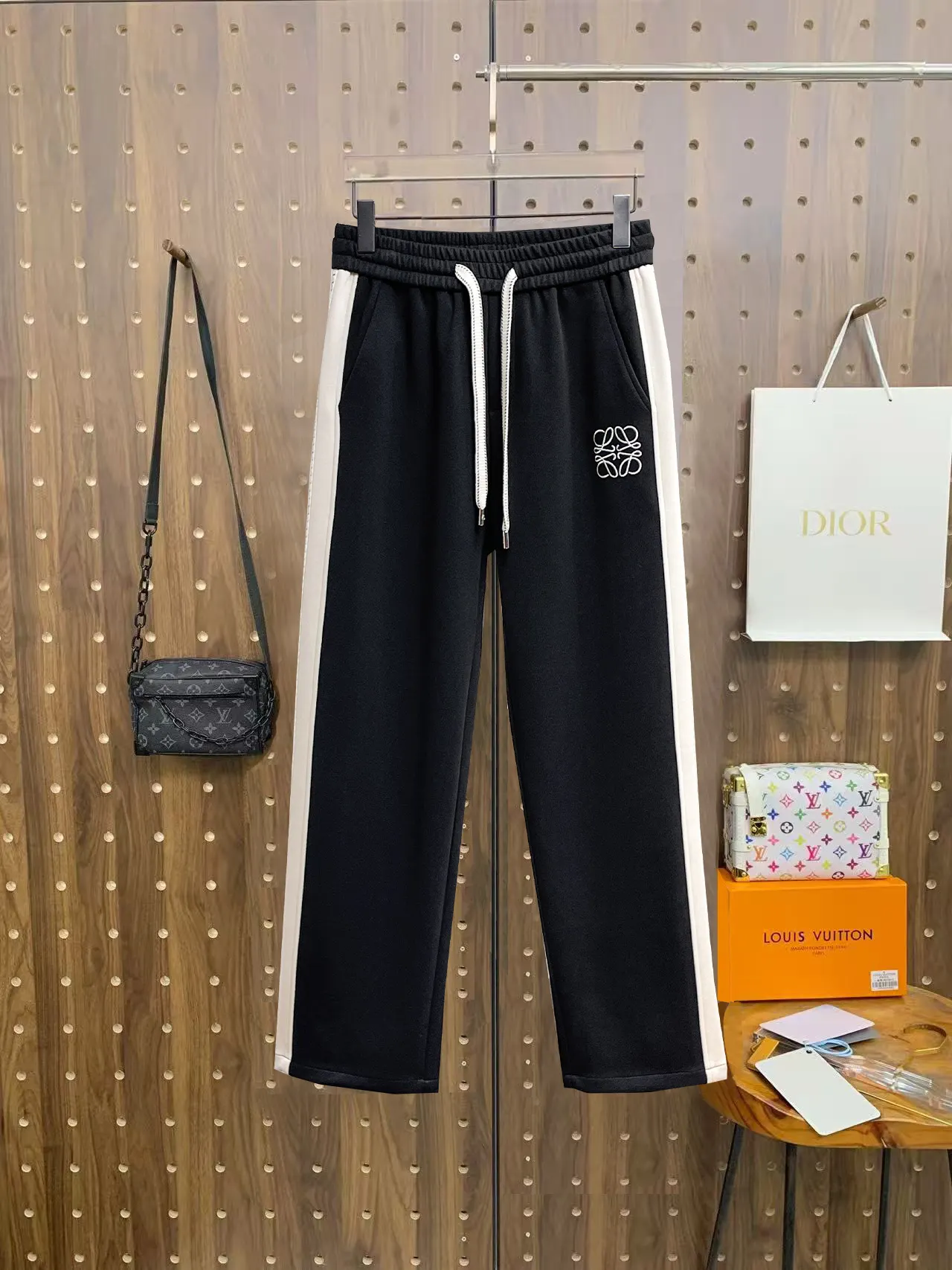 Logo-Embroidered Side-Stripe Sweatpants D29014635