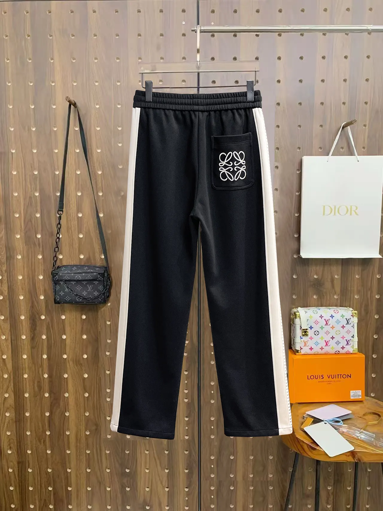 Logo-Embroidered Side-Stripe Sweatpants D29014635 — view 2
